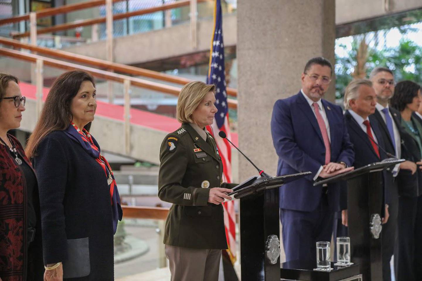 Visita de la jefa del Comando Sur, Laura Richardson, al presidente Rodrigo Chaves, en Casa Presidencia. Fotos: Embajada de EEUU