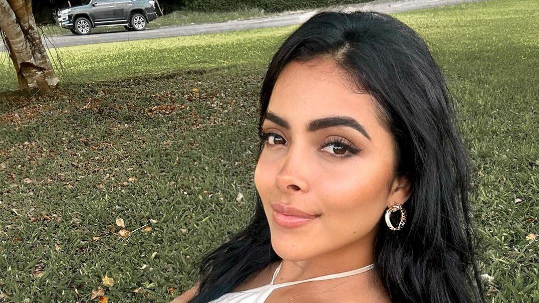 Landy Párraga, excandidata a Miss Ecuador y comunicadora social, falleció tras recibir múltiples disparos en un restaurante, según confirmó la Fiscalía.