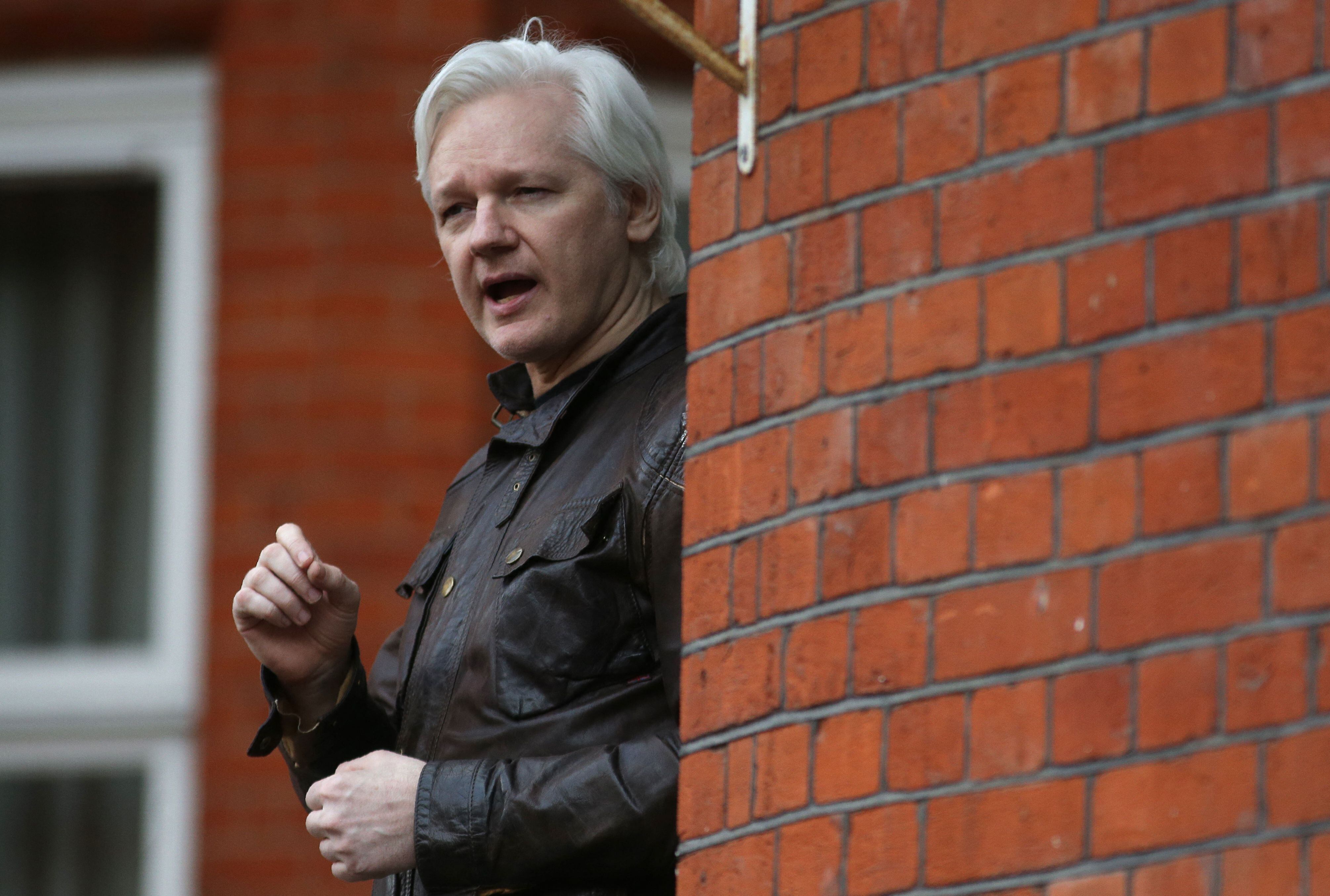 El mes pasado, el fiscal general de Estados Unidos, Merrick Garland, publicó nuevas directrices que protegen más a los periodistas pero no hacen presagiar cambios para Julian Assange. FOTO: