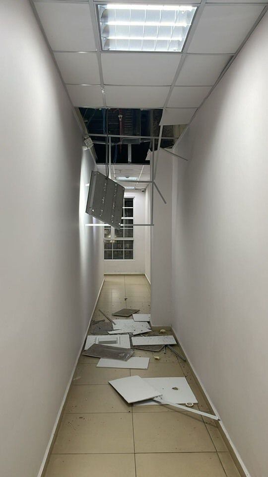 En varias estructuras de Panamá el temblor dejó daños leves como este. Centros educativos y el Órgano Judicial de ese país cerraron este lunes para inspecciones a fondo. Foto: Cortesía.