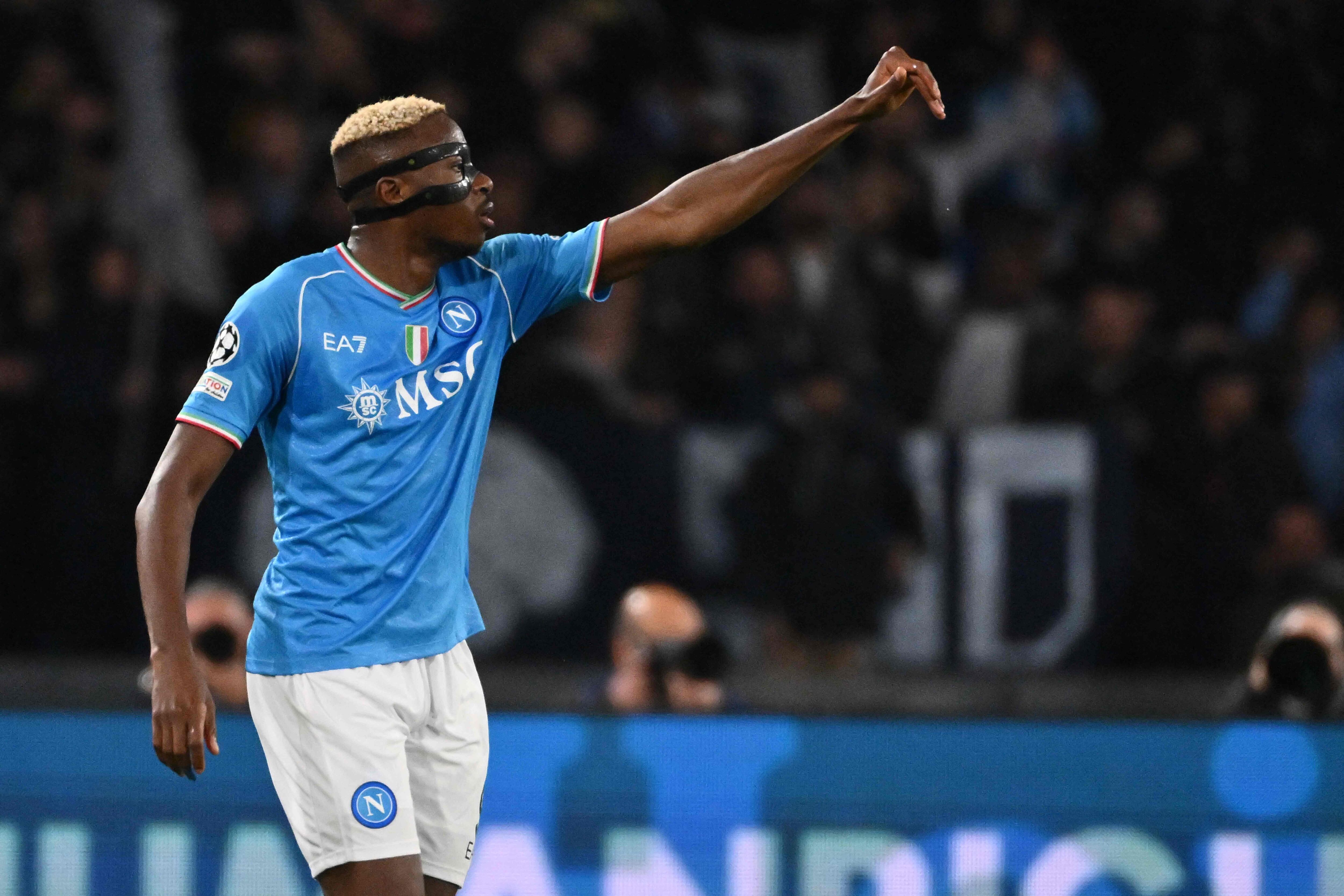 El nigeroano Victor Osimhen logró el segundo gol del Nápoles en la victoria de visita 4-2 de su equipo ante el Monza.