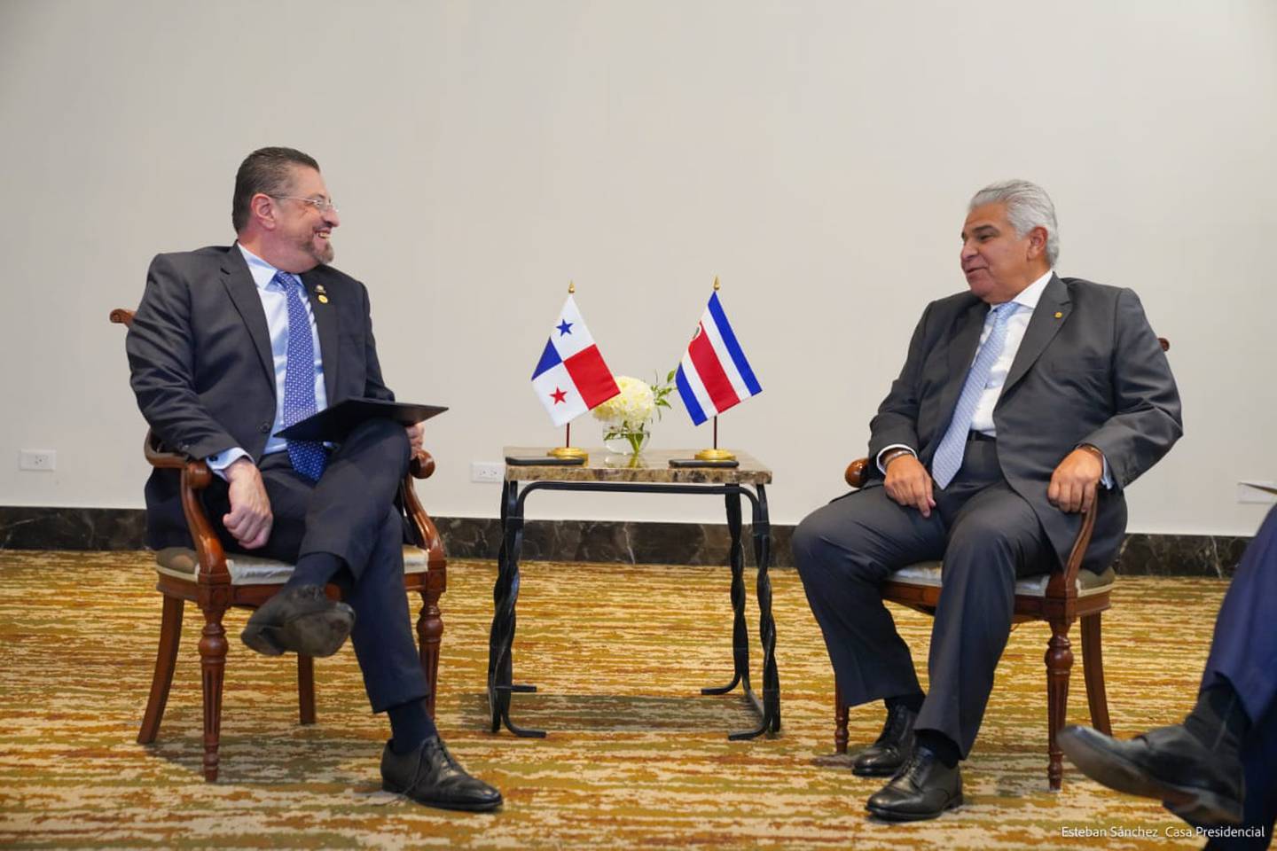 El presidente Rodrigo Chaves y el mandatario electo en Panamá, José Raúl Mulino, se reunieron la tarde de este domingo.