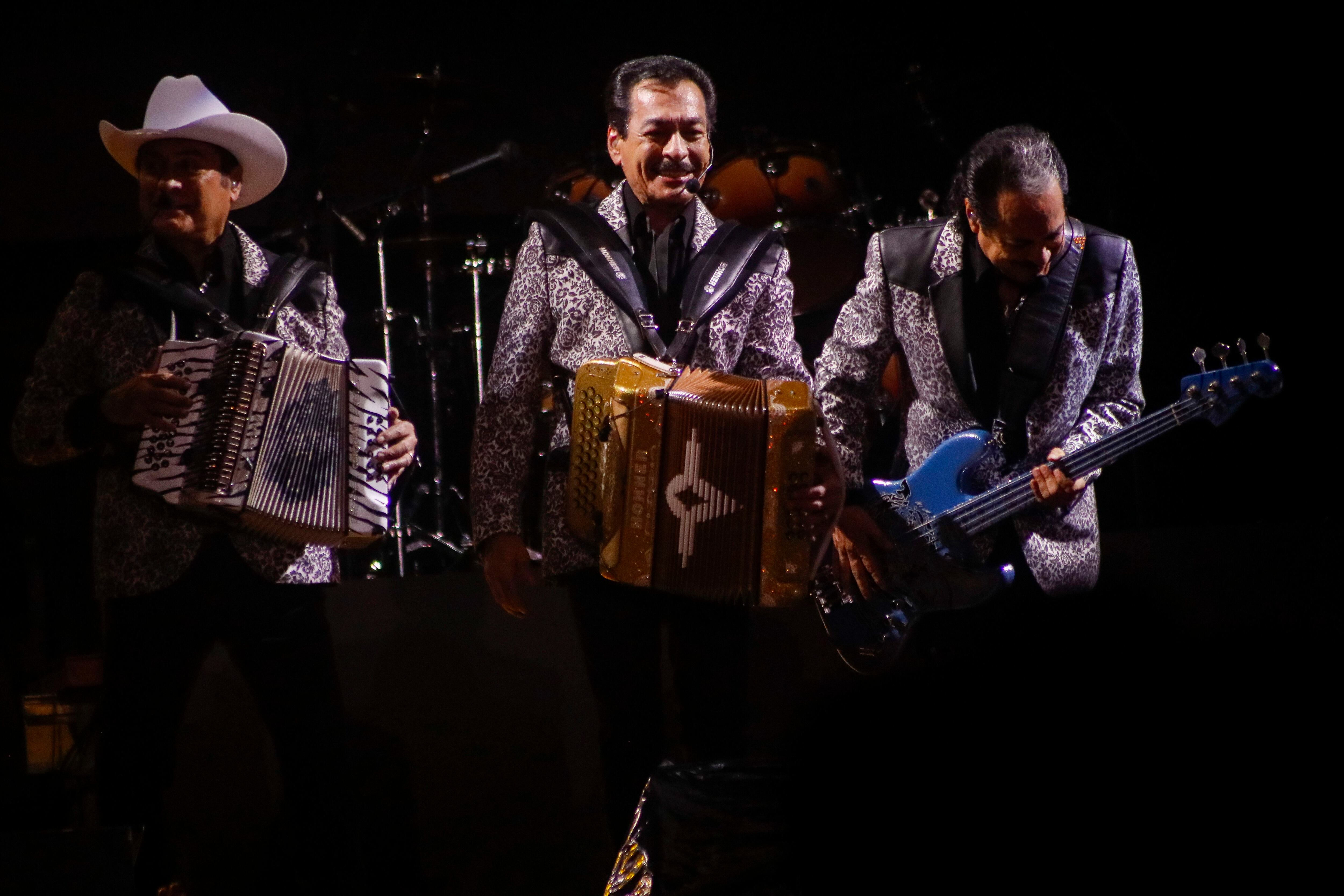 Las nuevas generaciones de artistas de música regional mexicana reconocen a Los Tigres del Norte como una leyenda del género.  El grupo volverá a concierto en Costa Rica para celebrar el Día de la Madre.
