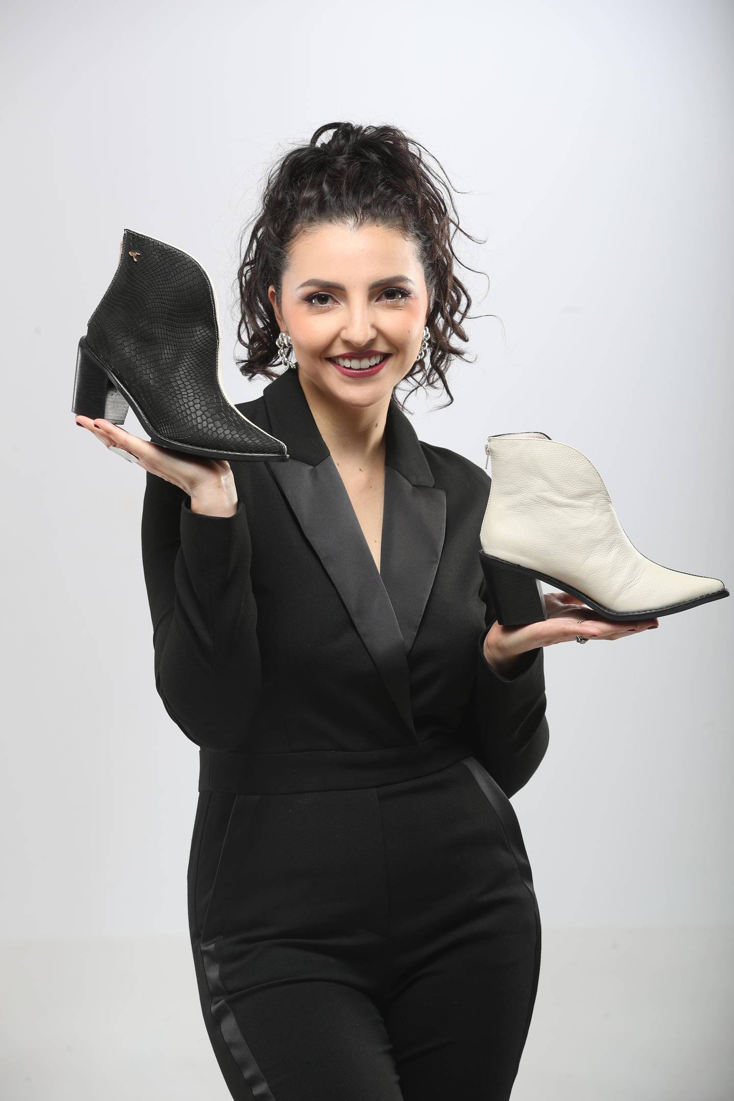Yahonis Chaves, diseñadora de zapatos,  Perfil junio 2024