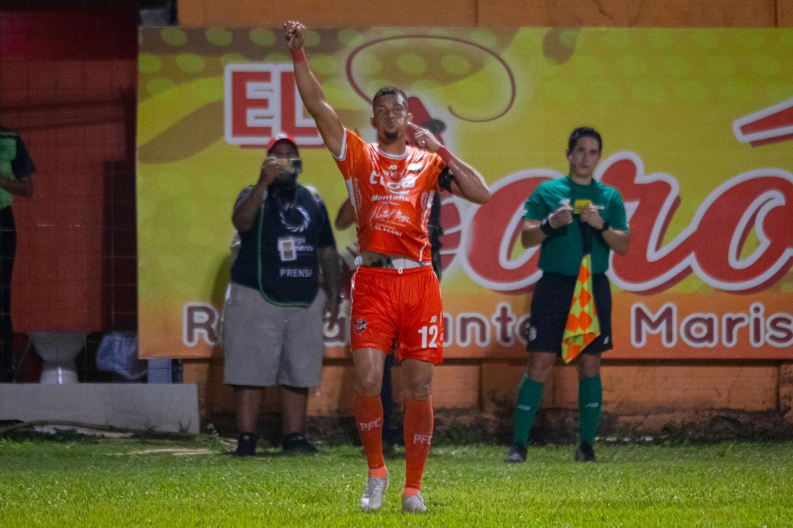 El defensor Asdrúbal Gibbons fue el capitán y uno de los goleadores del Puntarenas FC, que logró el ascenso a la máxima categoría. Cortesía: Puntarenas FC