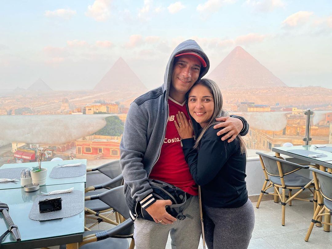 Cristian Gómez 'Tapón' y su esposa Marianné Vargas están de viaje en Egipto. 