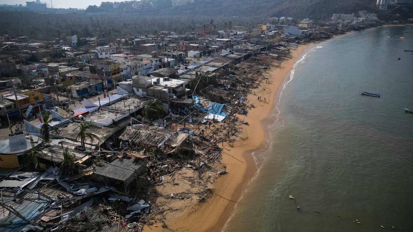 Imágenes muestran el alto grado de destrucción del huracán Otis en