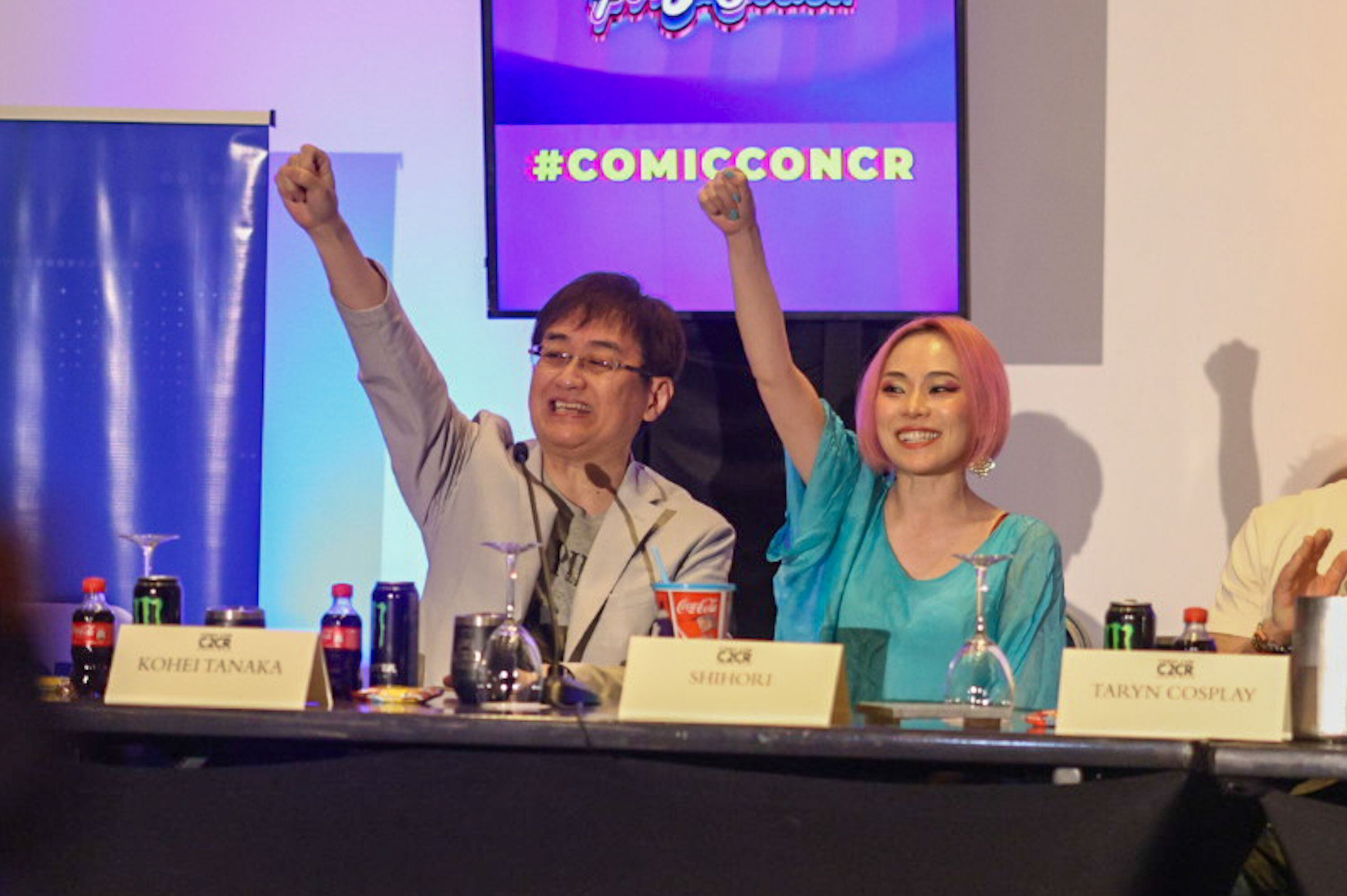 El compositor Kohei Tanaka y  la cantante Shihori, le pusieron un toque de sabor a la conferencia del Comic Con Costa Rica, pues interpretaron parte de la canción original de 'One Piece'.