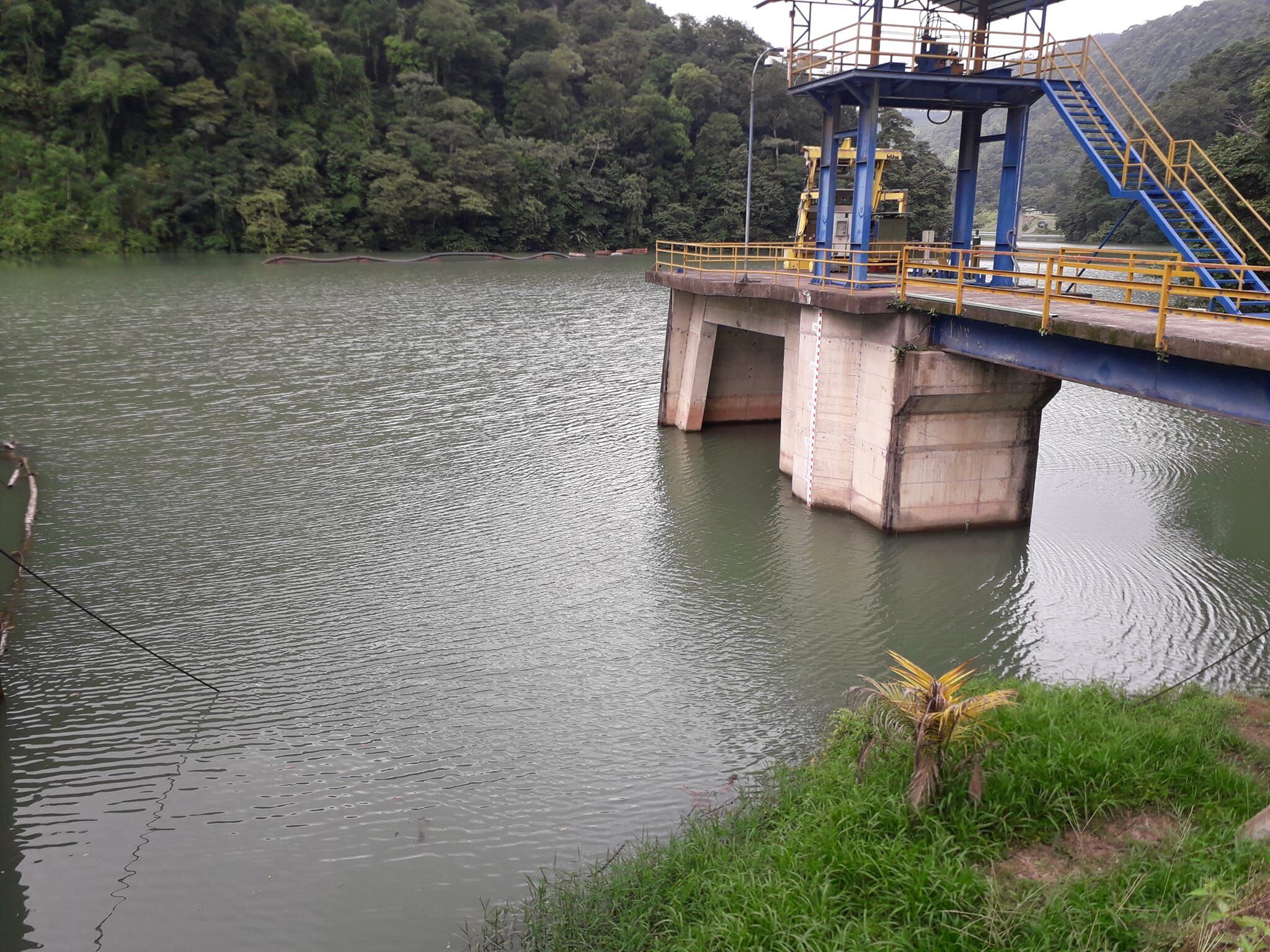 La búsqueda se realizará en los alrededores de la planta hidroeléctrica Peñas Blancas, en San Ramón. Foto: ICE