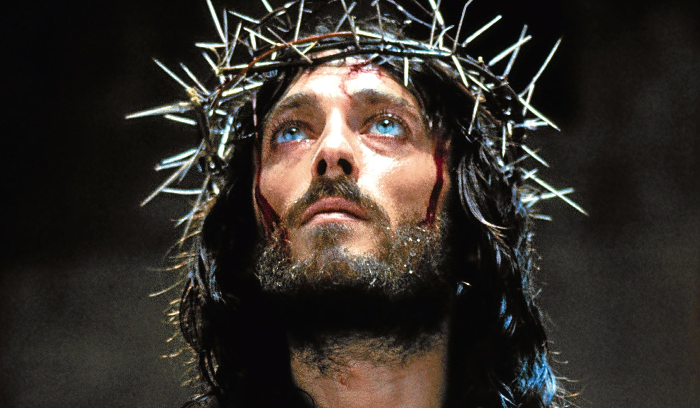 ¿Qué pasó con Robert Powell, actor que interpretó a Cristo en ‘Jesús de Nazaret’?