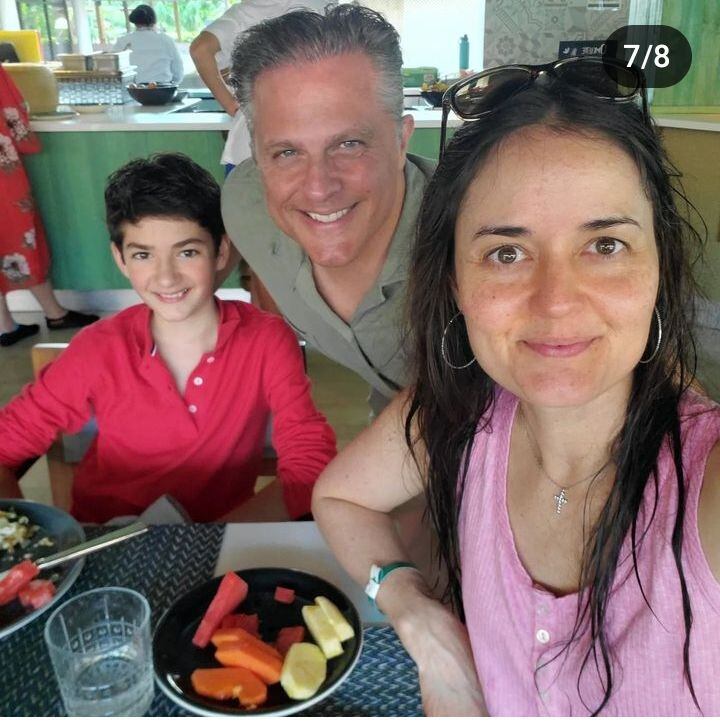 Las delicias de las frutas costarricenses también encantaron a la familia de la actriz.