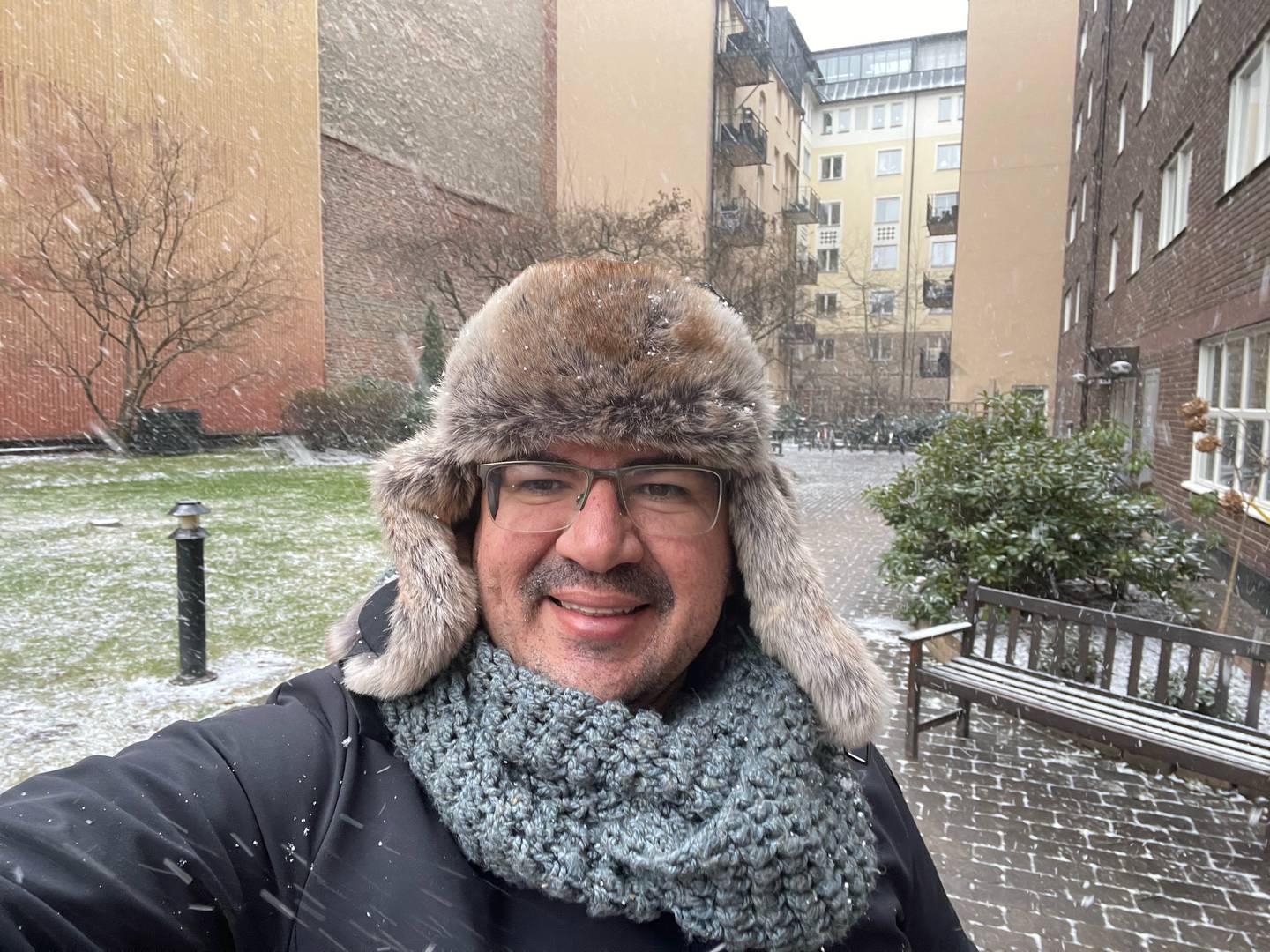 Visité Estocolmo durante un mes de marzo y nevó en la mañana.