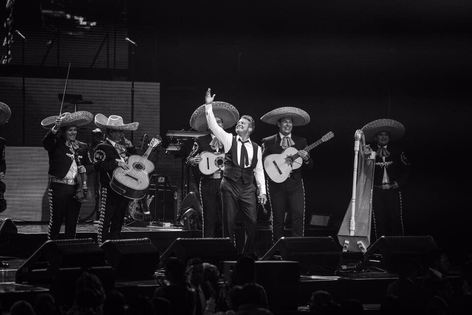 Luis Miguel ha prestado su voz para interpretar varios géneros.  El mariachi se le da muy bien.