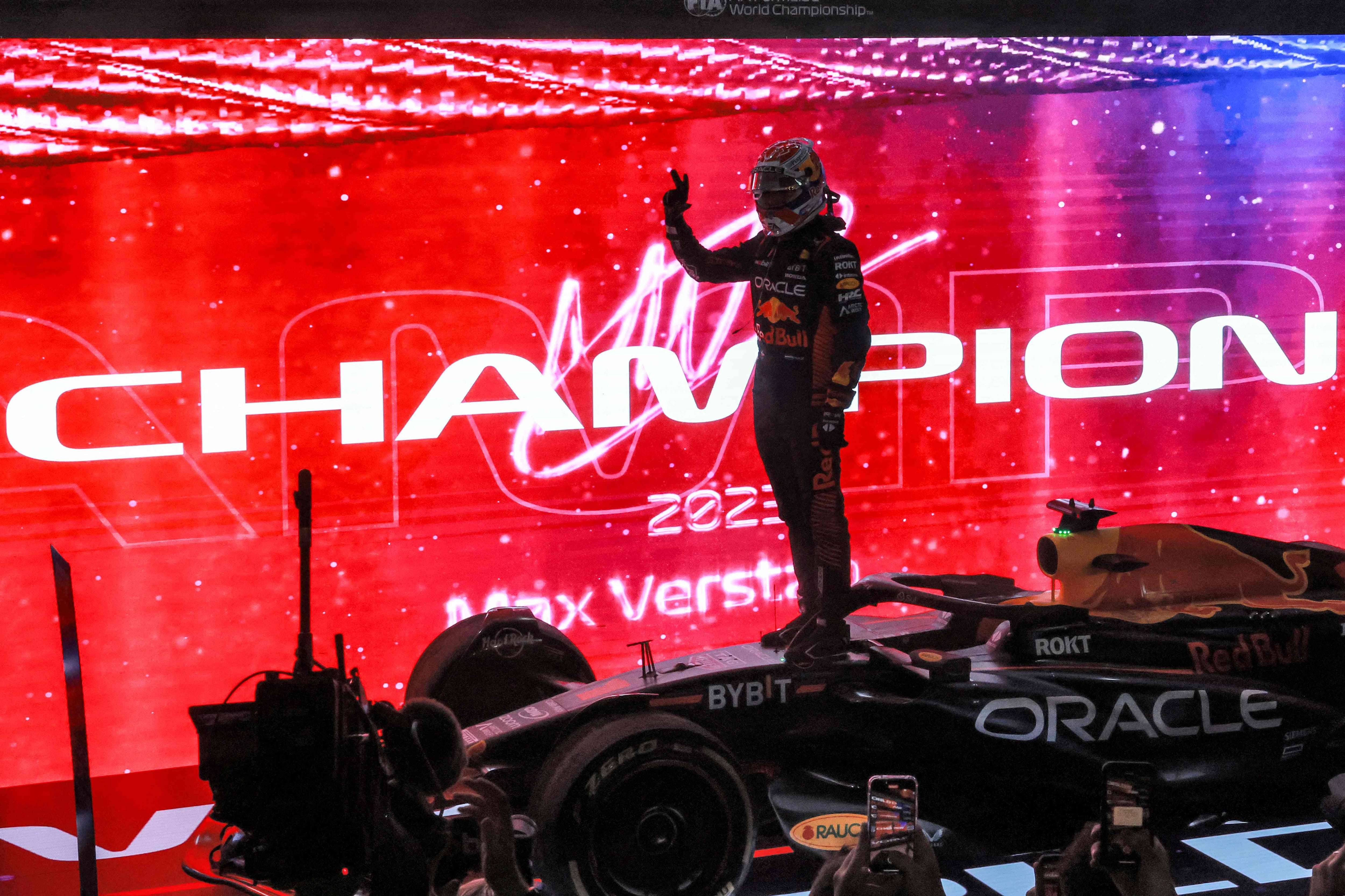 Max Verstappen tuvo una temporada casi perfecta, al ganar 13 de las 16 carreras disputadas, incluida una serie de diez victorias consecutivas.