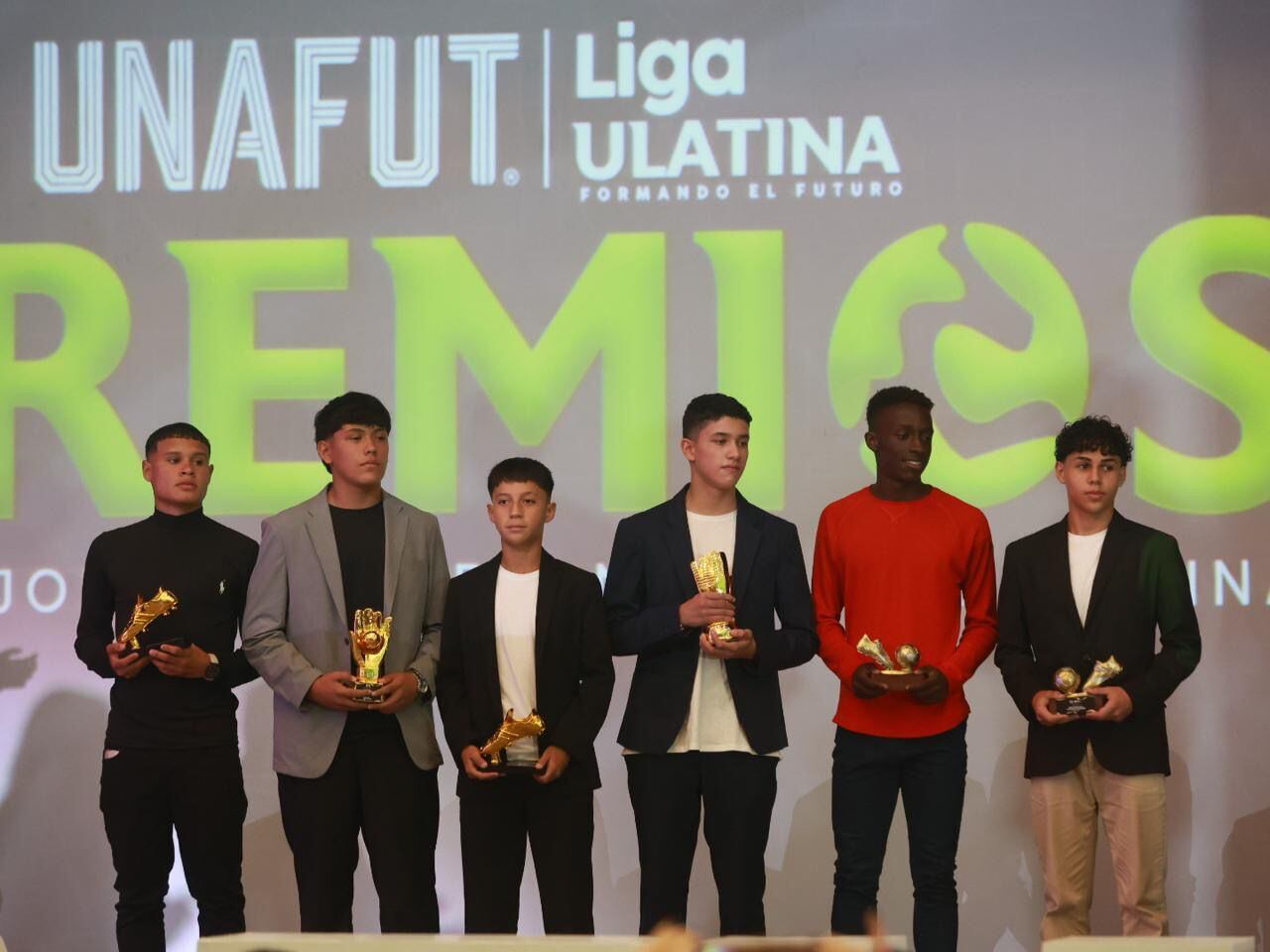Santiago López (Saprissa), Dilan Morales (Saprissa), Dilan Angulo (Alajuelense), Nicolás Poveda (Alajuelense), Santiago Hinestroza (Sporting) y Aldo Flores (Cartaginés) fueron los premiados en U-14.