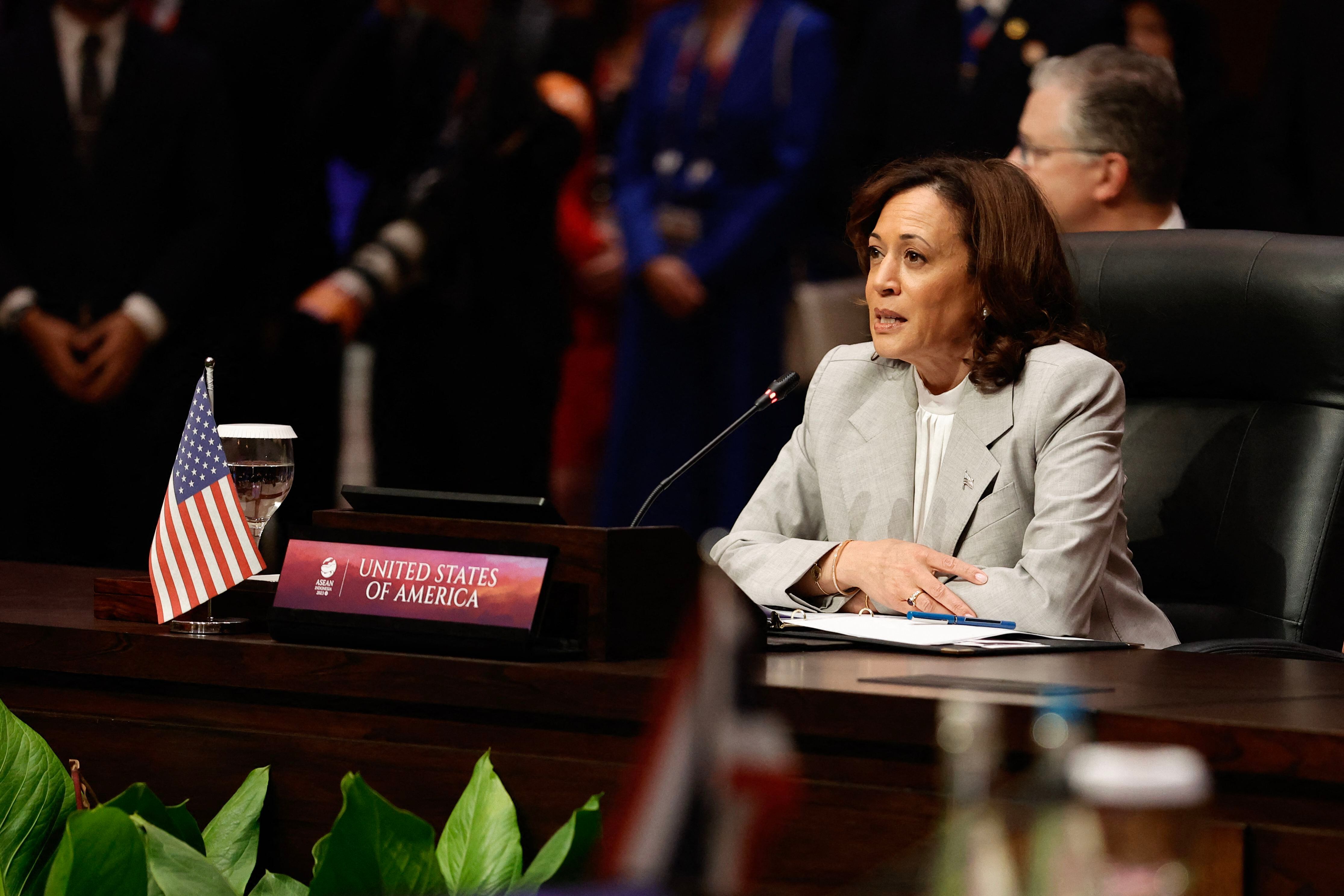 La vicepresidenta de Estados Unidos, Kamala Harris, asiste a la 11.ª Cumbre ASEAN-Estados Unidos