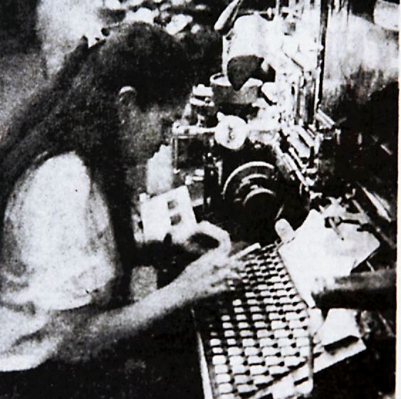 Ana Victoria Céspedes Alvarez de 18 años, fue la primera mujer que obtuvo el título de tipografía en Costa Rica .