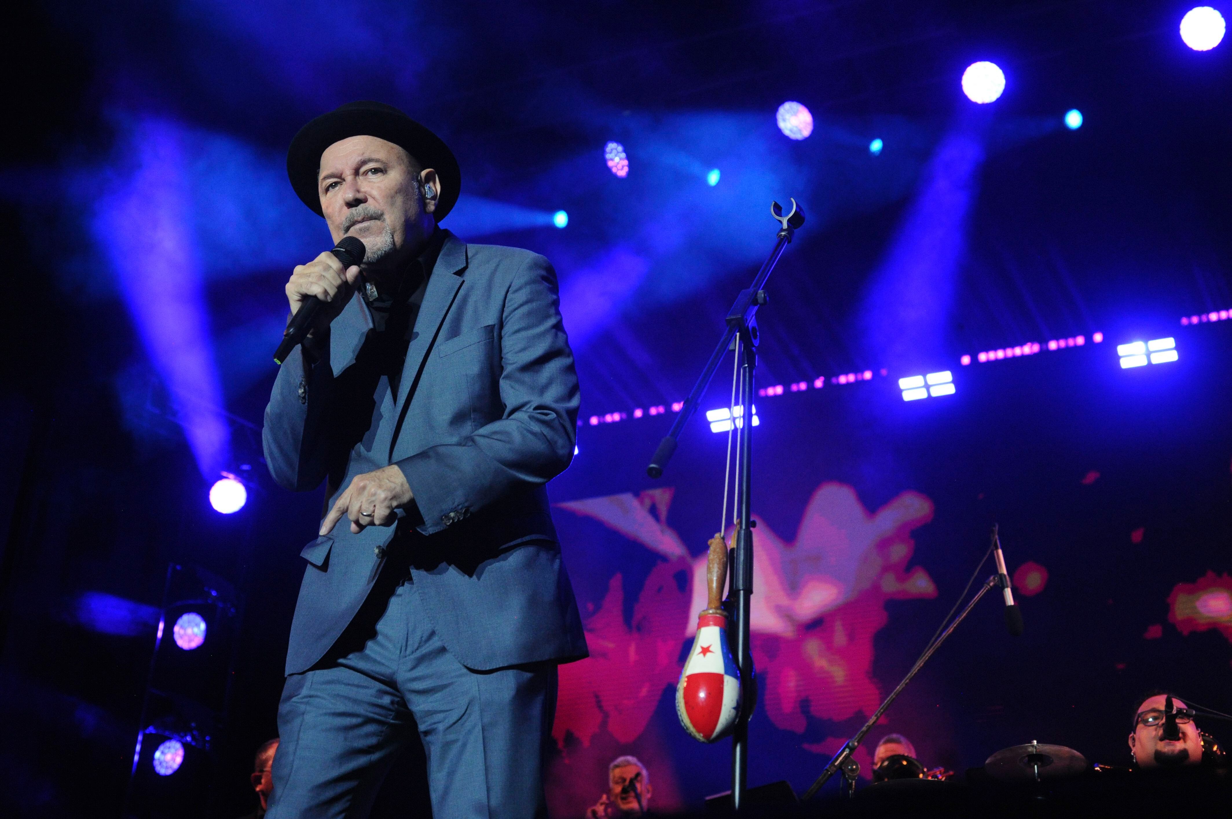 En el concierto de Rubén Blades en Costa Rica, las proyecciones en las pantallas del escenario aportaron calidez e historia al espectáculo. 

