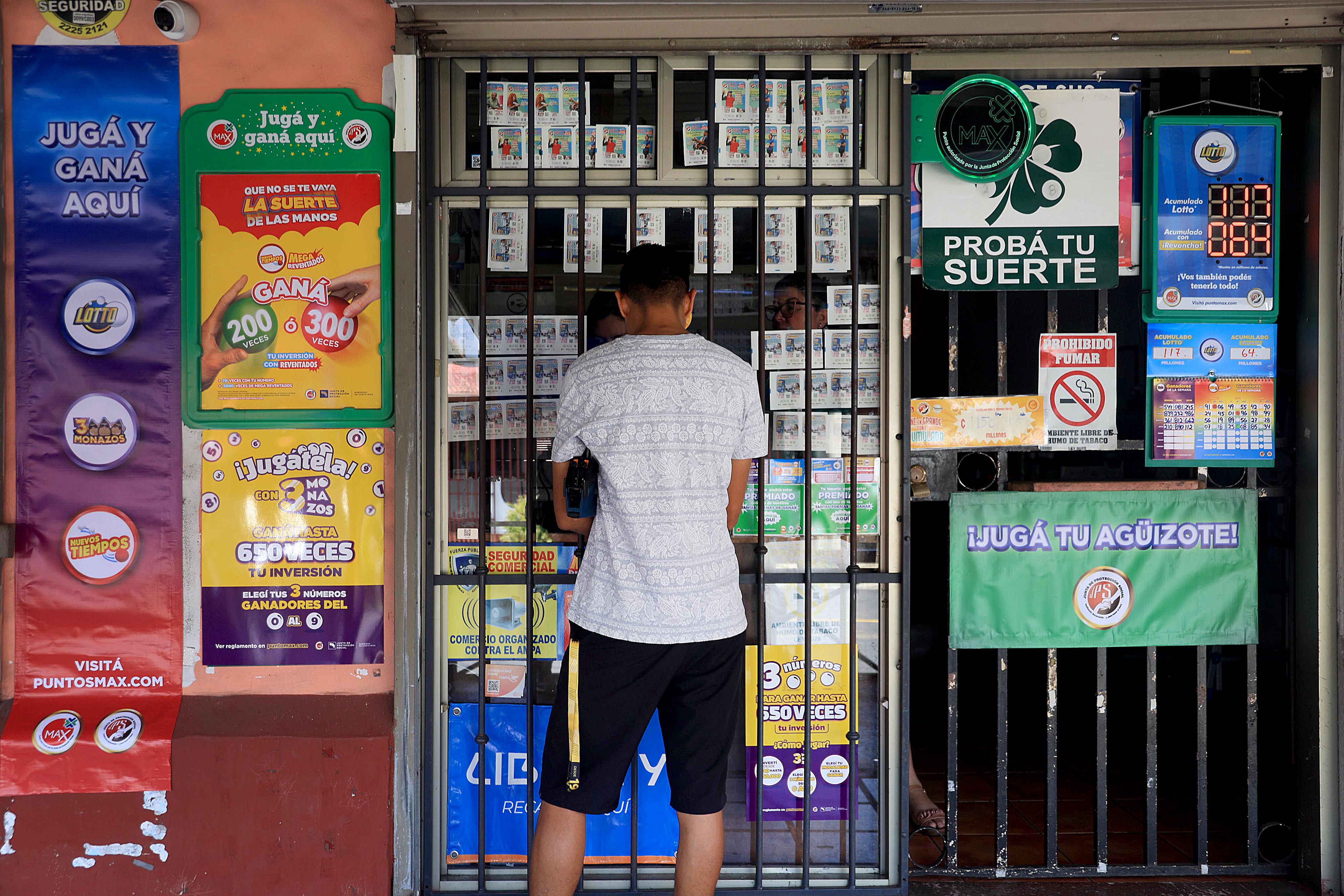 La JPS comercializa la lotería y los chances, tanto en línea como en diferentes puntos de venta al público. Foto: Rafael Pacheco