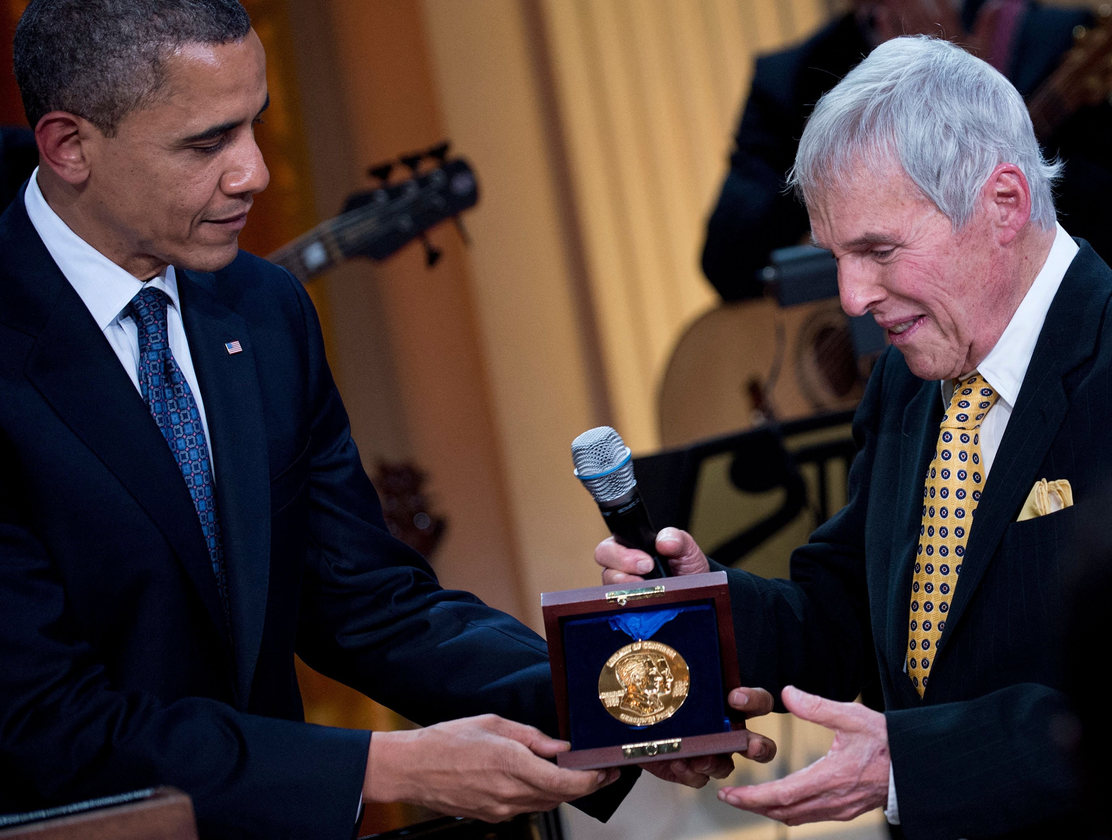 En el año 2012 el presidente de Estados Unidos Barack Obama le entregó a Burt Bacharach el premio Gershwin en la Biblioteca del Congreso durante un concierto en la Casa Blanca.