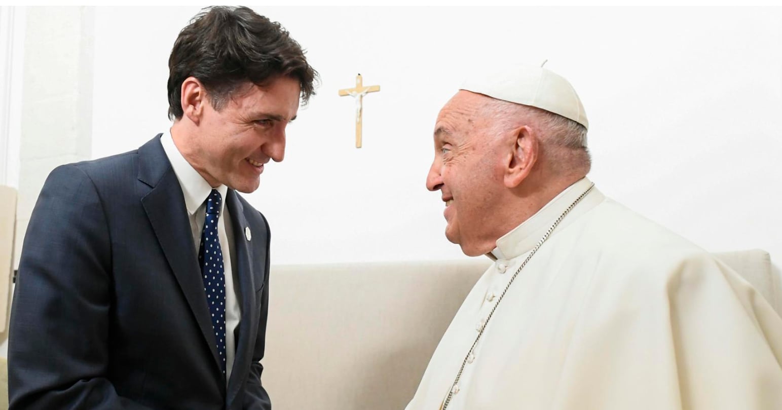 Justin Trudeau y el papa Francisco Primero. Foto: AFP