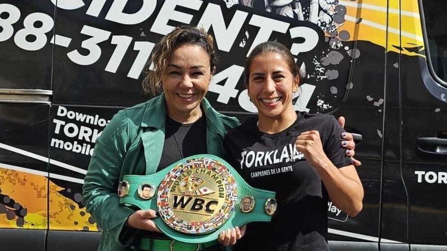 Yokasta Valle recibe la inesperada visita de una destacada exboxeadora mexicana