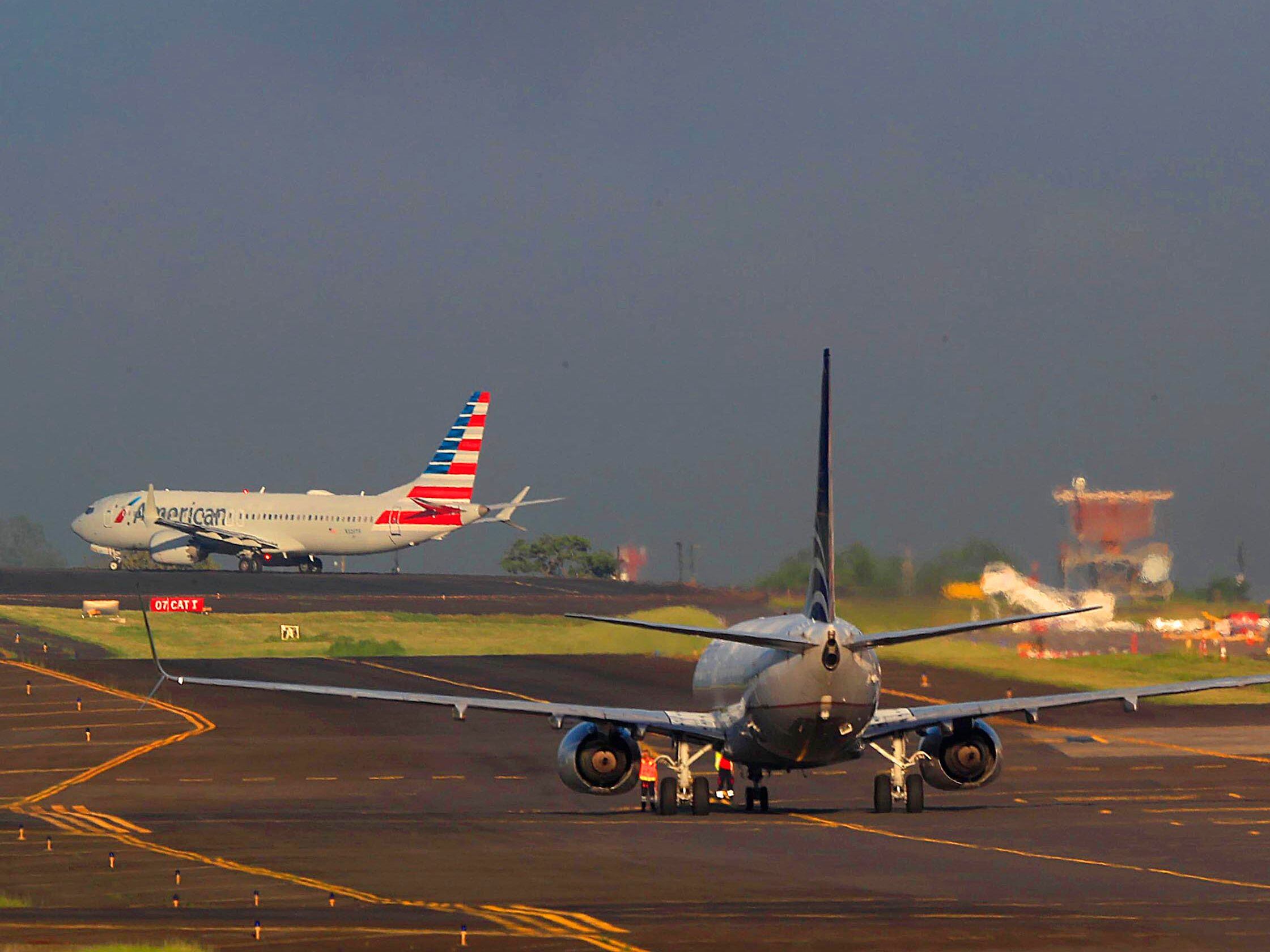 Vista del despegue de aeronaves en el aeropuerto Juan Santamaría. Fotografía: