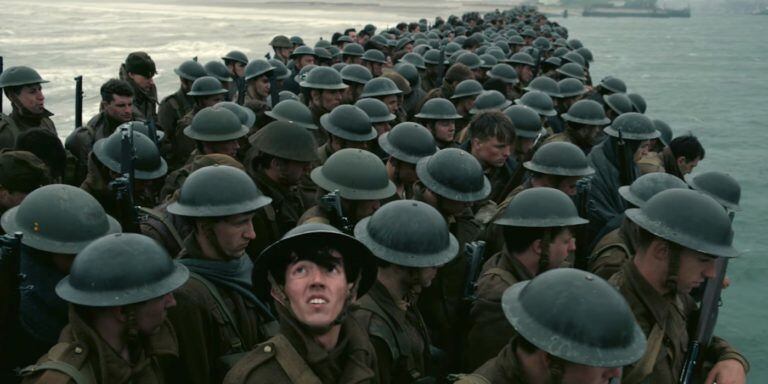 Con 'Dunkirk' Nolan se interesó por primera vez en una historia con tintes políticos, donde las armas y las contrariedades en la búsqueda de la paz son el tema central del filme. Foto: Warner Bros