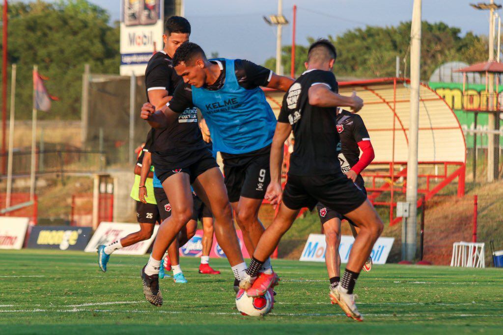Puntarenas FC  tiene en la mira a un delantero de Alajuelense 