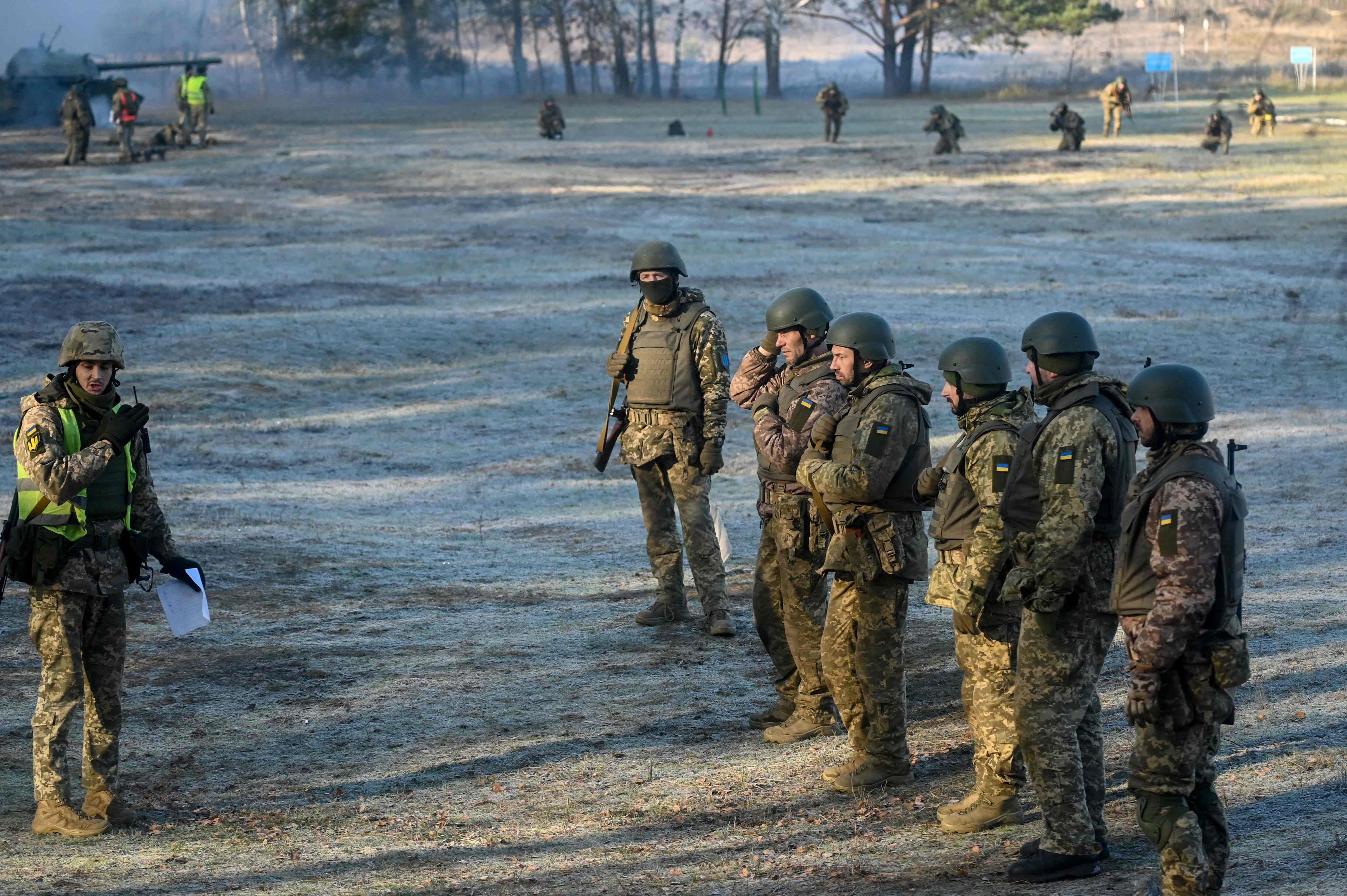 Según cifras del New York Times, se cree que del lafo ucraniano pueden contabilizarse 70.000 bajas militares; mientras que del lado ruso pueden superara las 100.000