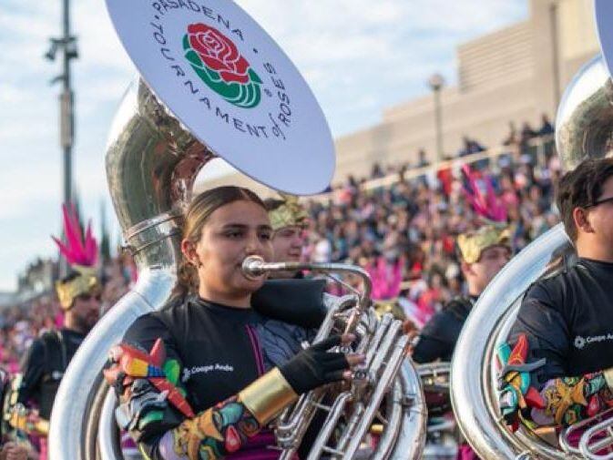 Banda Municipal de Zarcero lleva el color y ritmo tico al Desfile de las Rosas