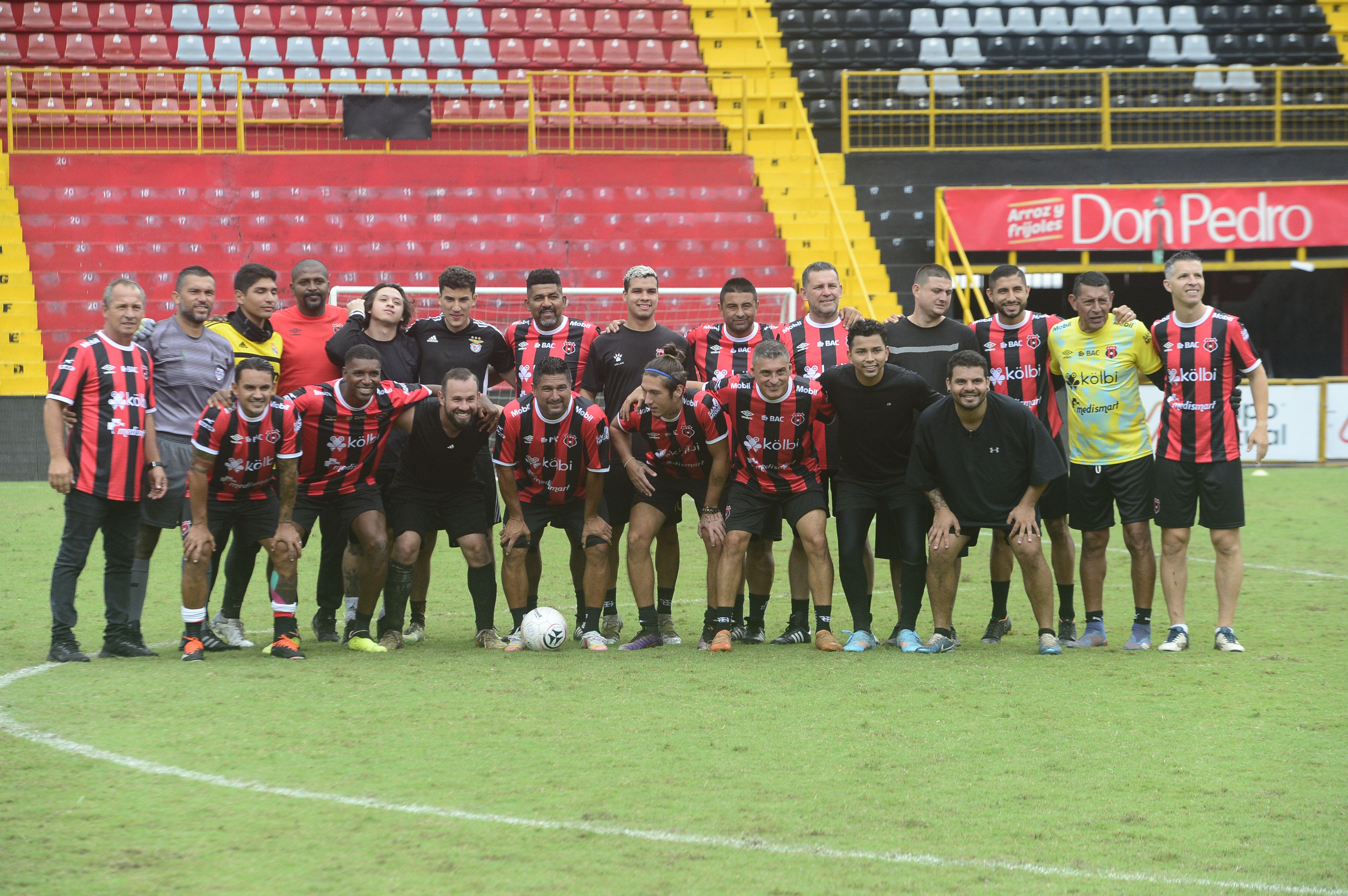Todos ellos fueron parte del partido entre las leyendas de Liga Deportiva Alajuelense y 'El equipo de su gente' en el Día del Liguismo.