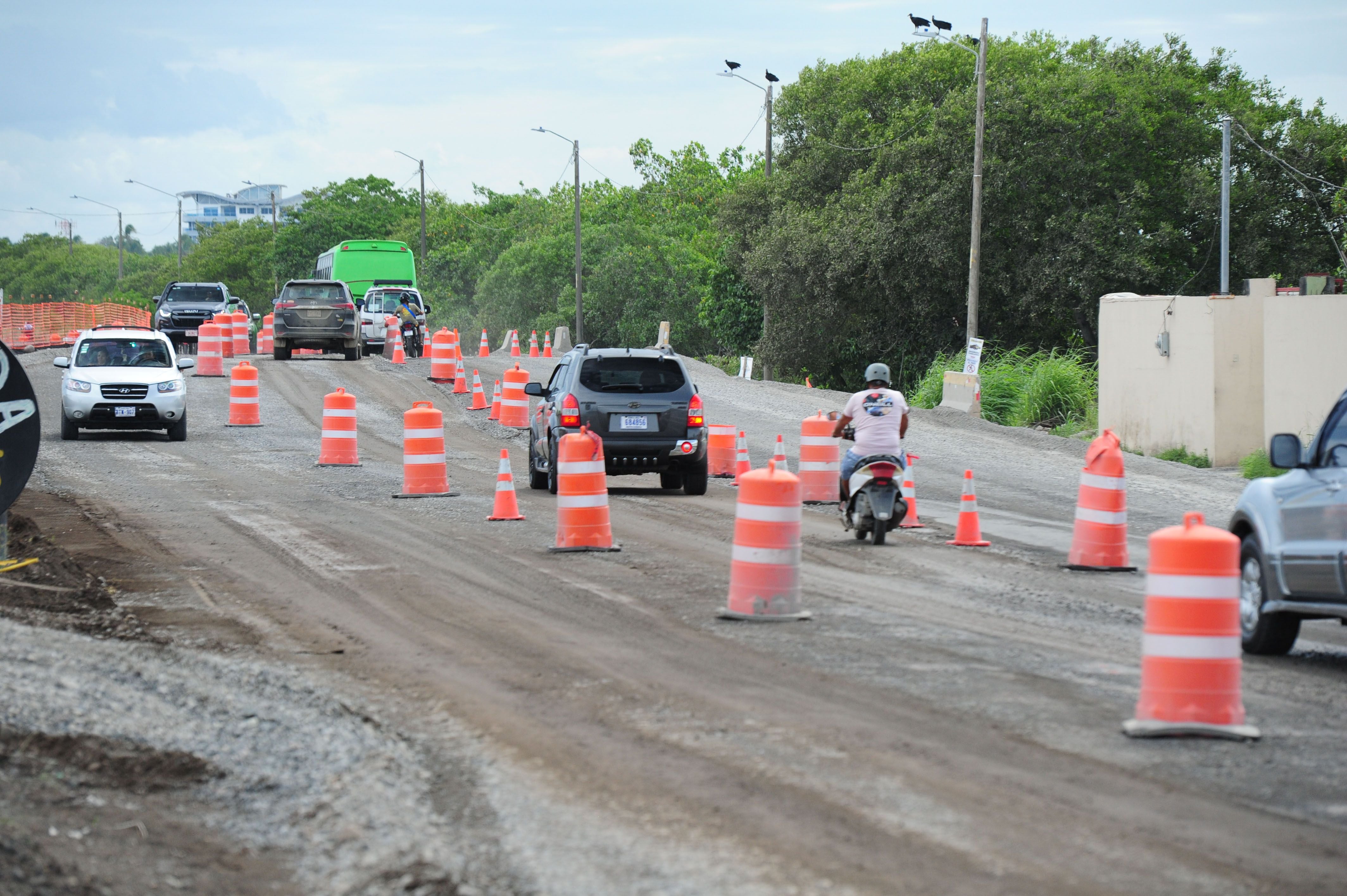 La ampliación de La Angostura, en Puntarenas, consiste en ampliar a cuatro carriles un tramo de 2,8 kilómetros en la carretera de entrada y salida a la cabecera de la provincia.