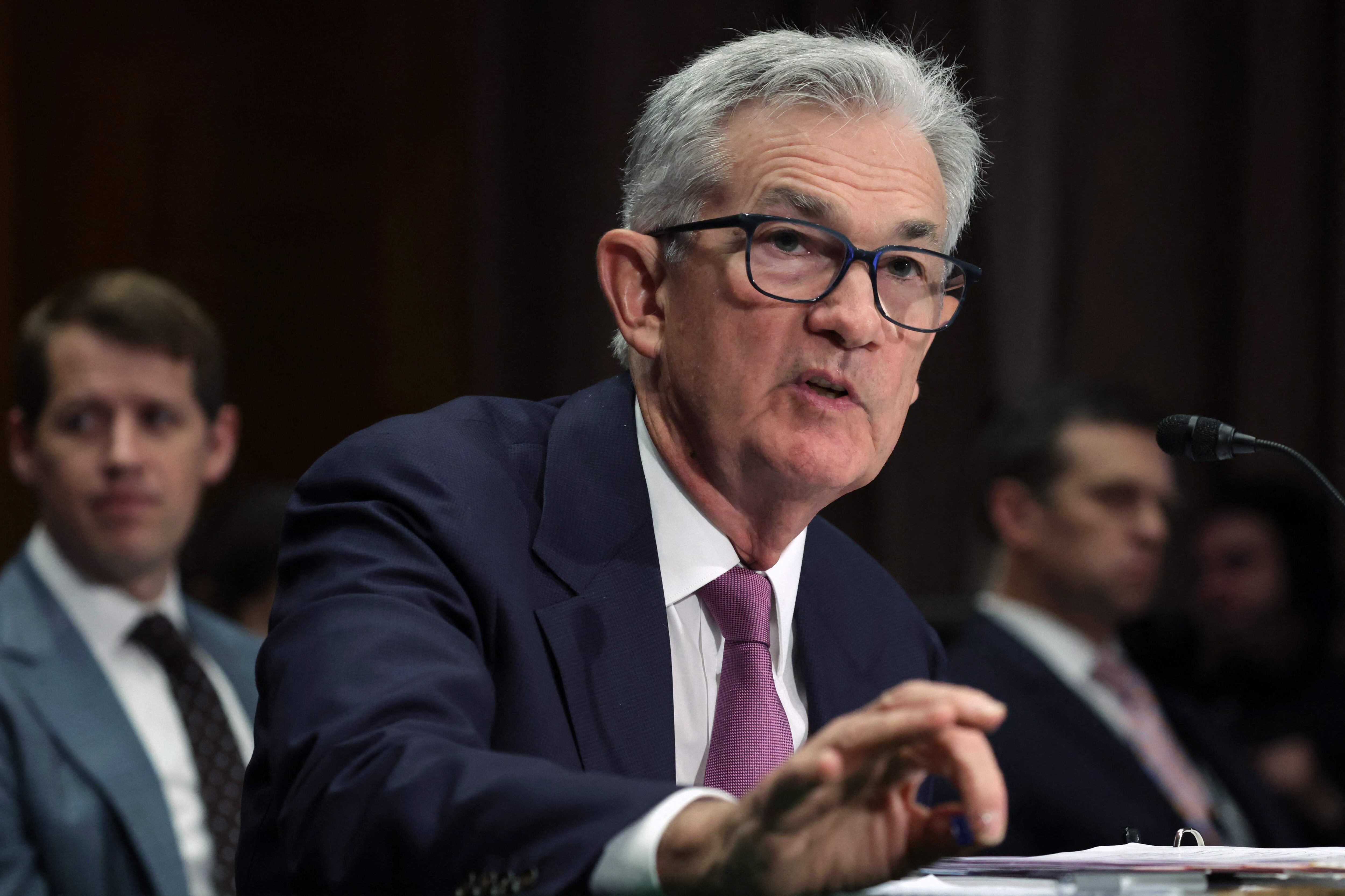 Powell abre la puerta a dos alzas consecutivas de tasas en EE.UU.