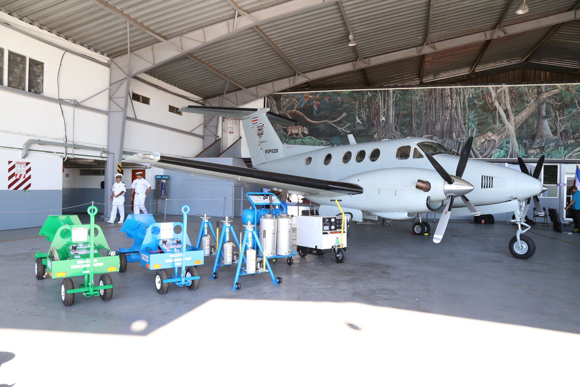 El King Air, decomisado al narcotráfico en Sixaola, fue equipado con implementos que donó el gobierno de Estados Unidos. Foto: MSP/Archivo