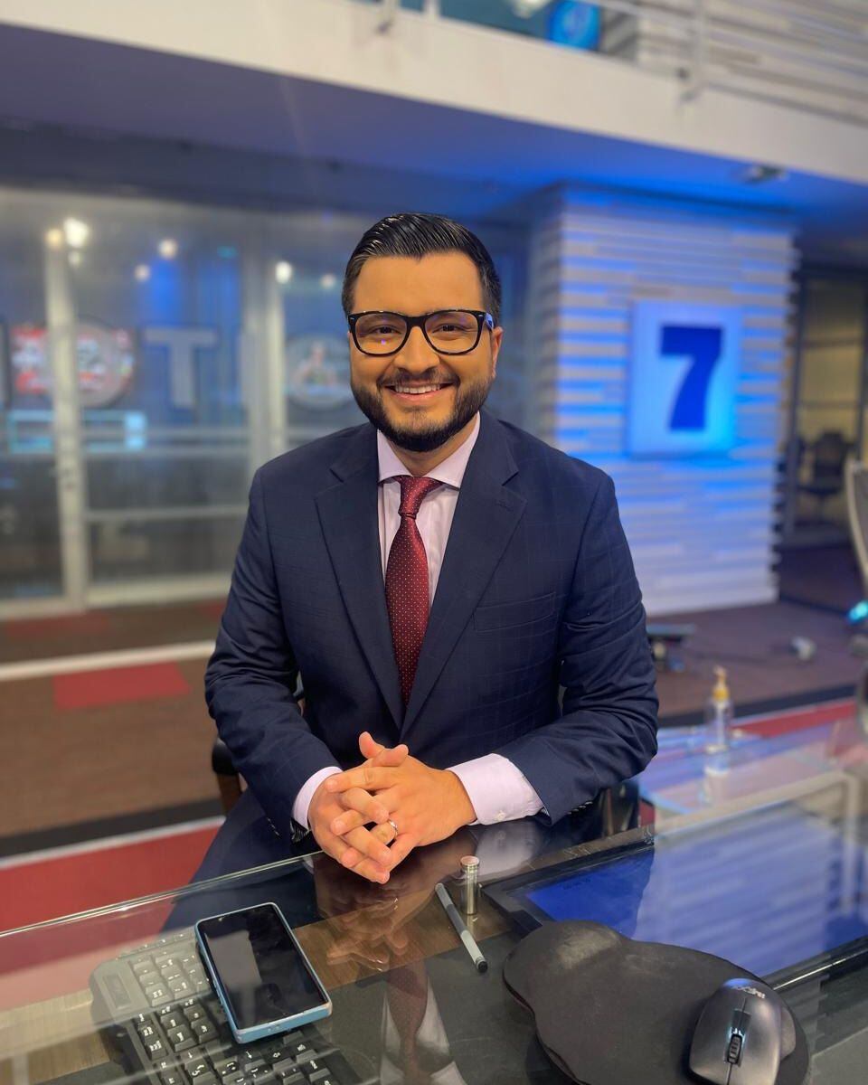 El periodista Daniel Alejandro Céspedes Hidalgo es cédula 3, ya que es turrialbeño. Él es uno de los nuevos presentadores de la revista 'Buen día' de Teletica.