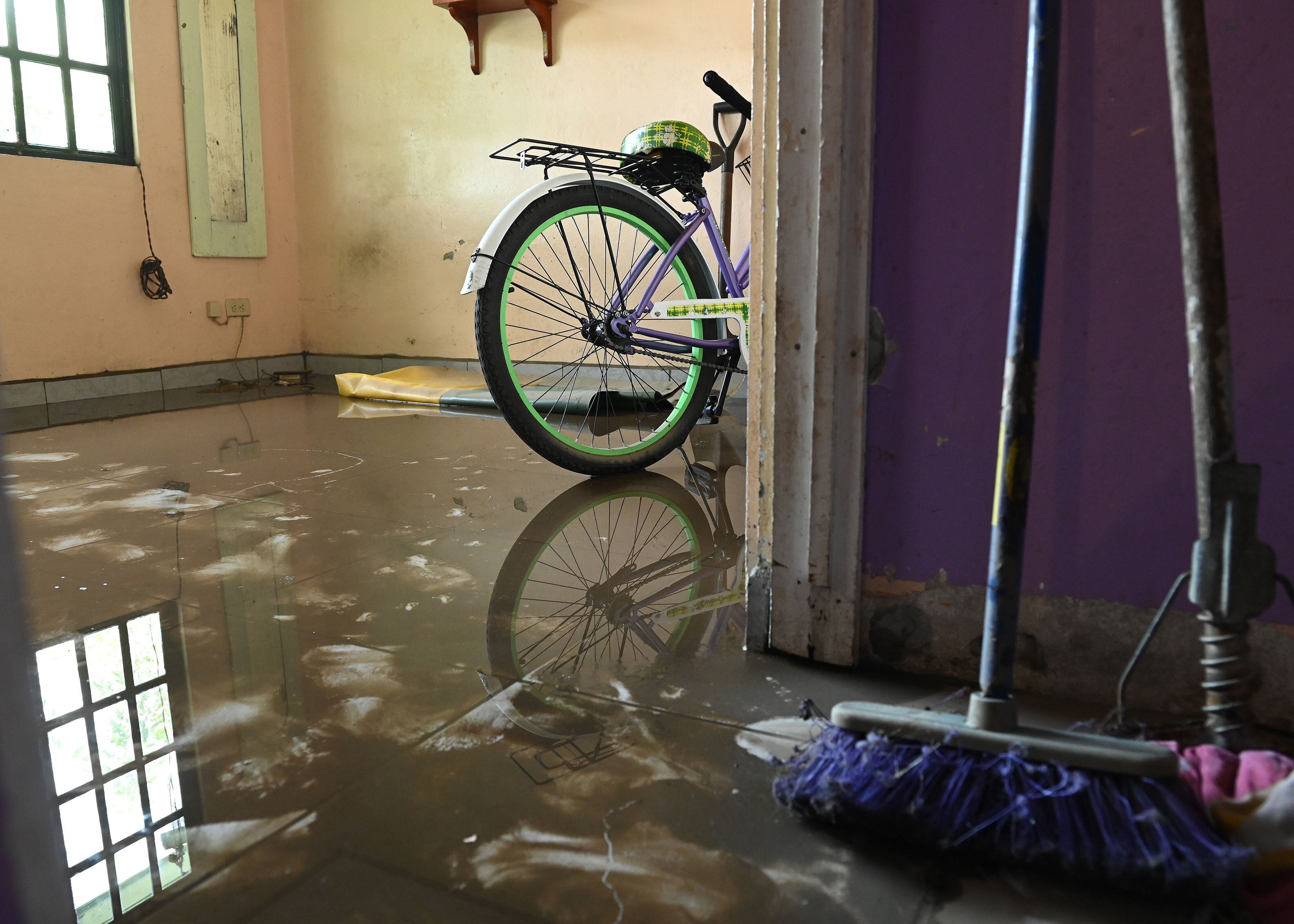 Más de 100 viviendas fueron reportadas como afectadas por las lluvias que golpearon al cantón Central de Cartago el pasado sábado. Foto: 