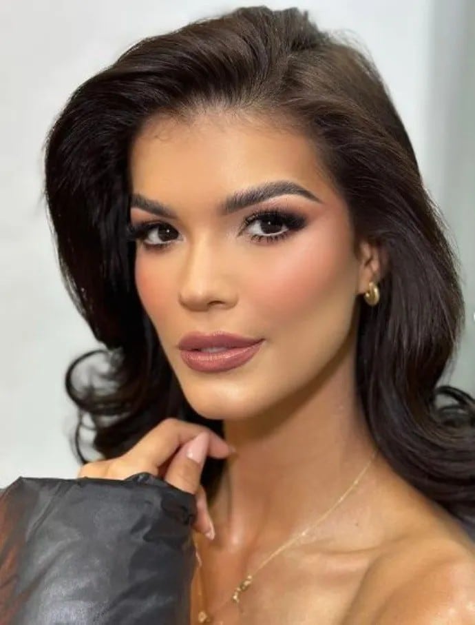 Ileana Márquez Pedroza, Miss Venezuela 2024, une la maternidad con el encanto del modelaje.
