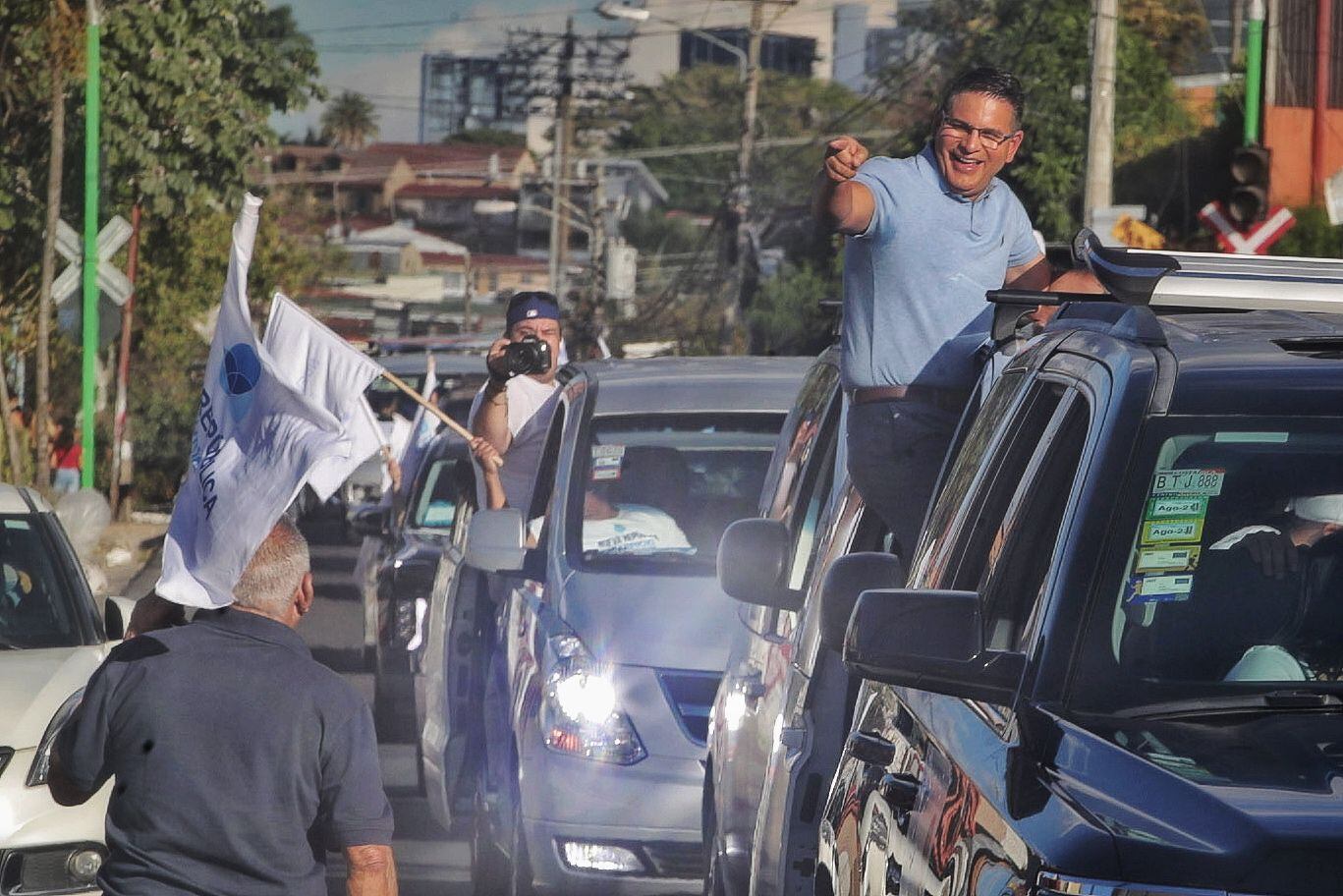 El 6 de febrero del 2021, Fabricio Alvarado, en su condición de candidato presidencial de Nueva República, recorrió las calles de Villa Esperanza, en Pavas.