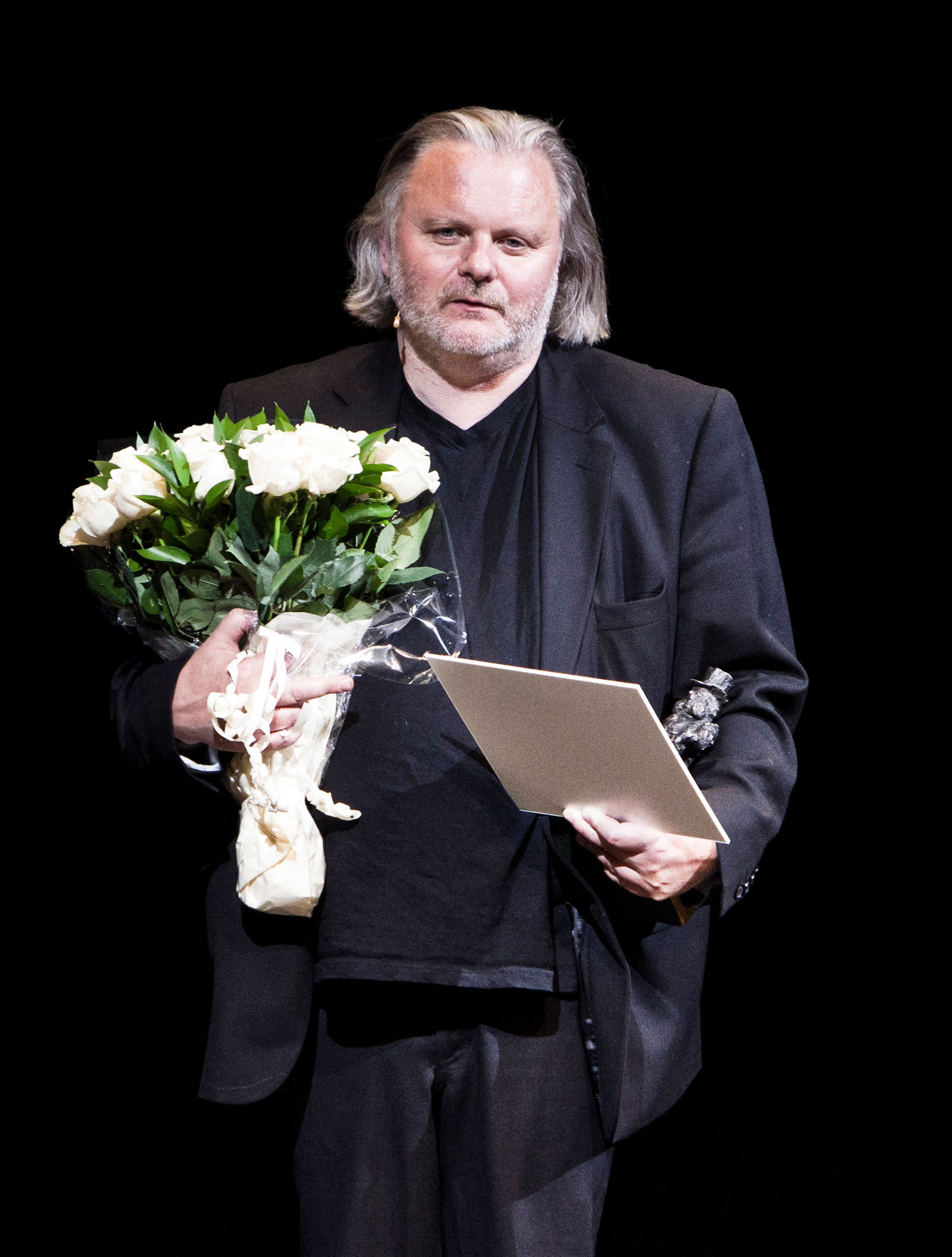 Jon Fosse recibió en el 2010 el prestigioso Ibsen Prize, uno de los premios más importantes del teatro mundial.


