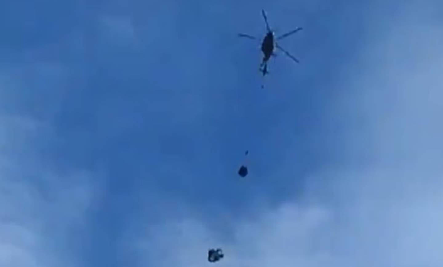 Joven cadete de la Heroica Escuela Naval Militar de México fallece tras fallar su paracaídas. La Secretaría de Marina lamenta el incidente.