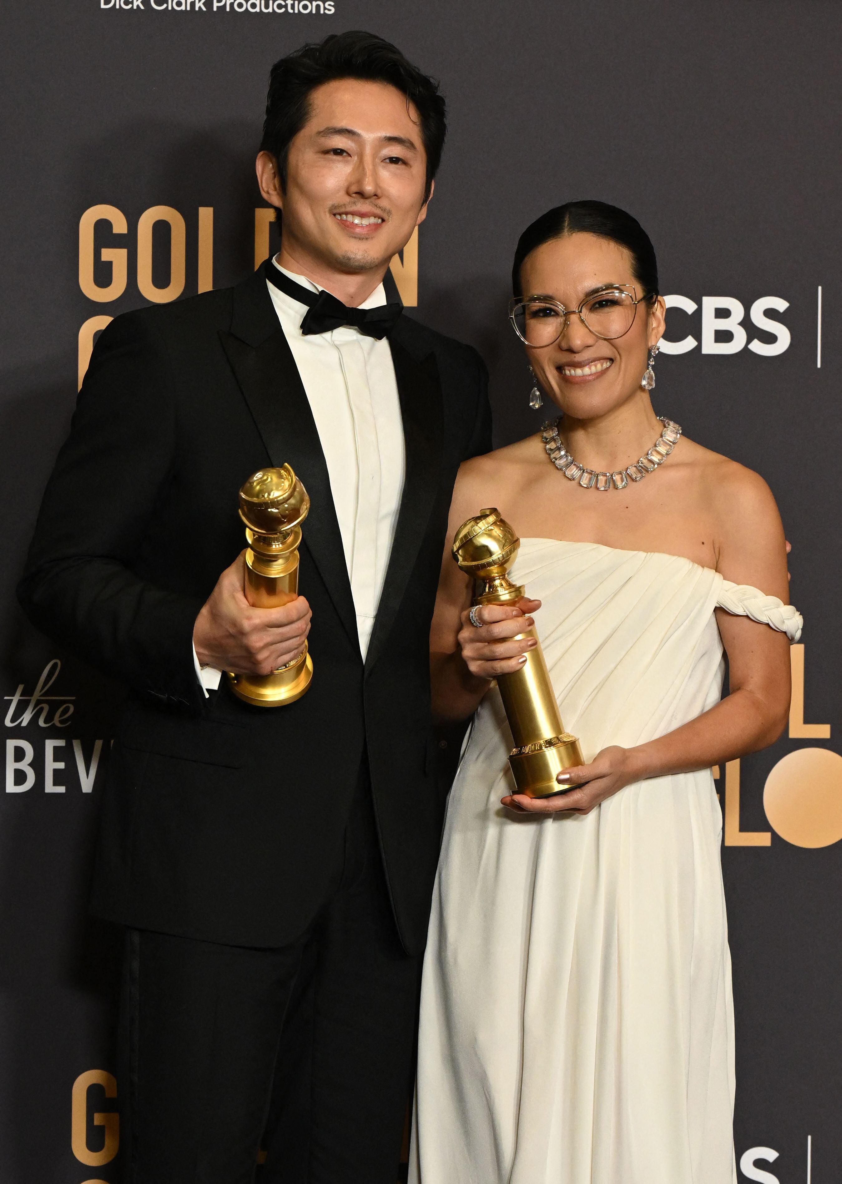 Steven Yeun y Ali Wong son los protagonistas de la miniserie de Netflix 'Beef', que obtuvo tres galardones en los Globos de Oro. 