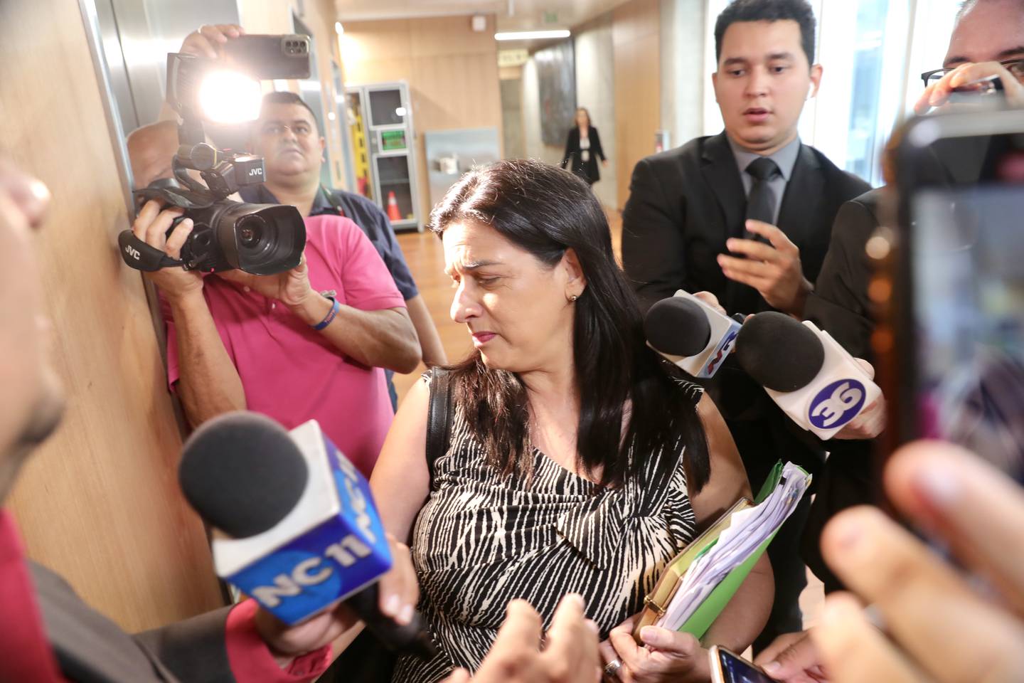 30/10/2023 La presidenta de la caja costarricense del seguro social Marta Esquivel ante los diputados. Foto Alonso Tenorio
