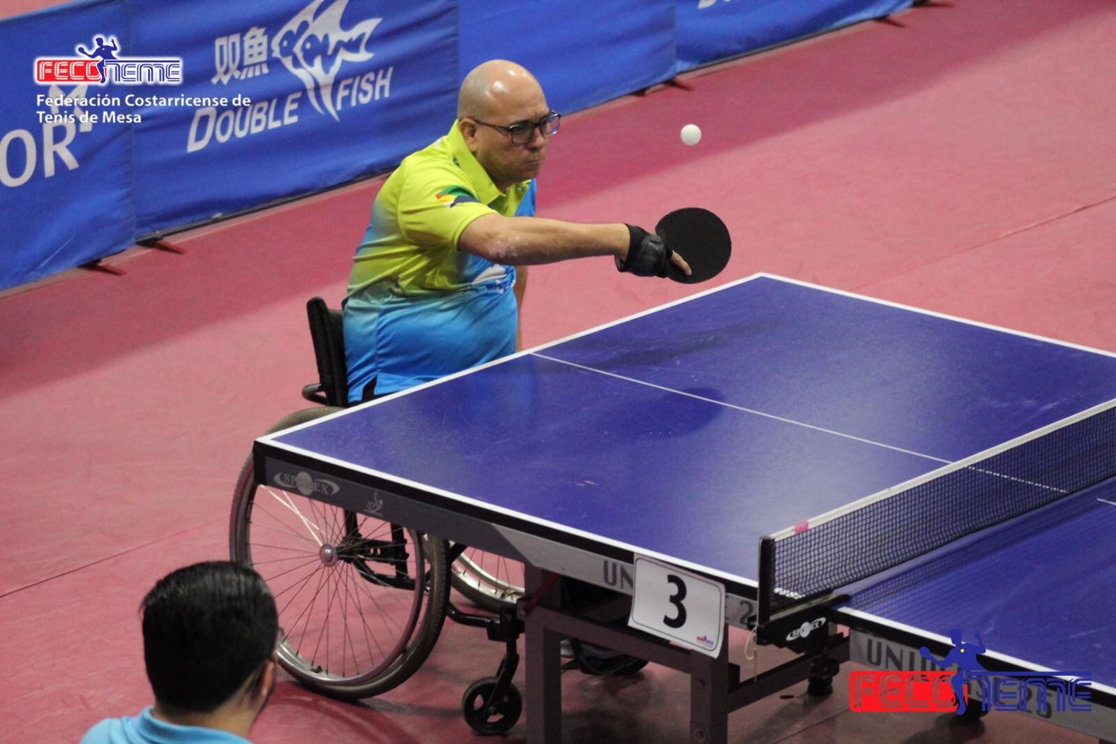 Esparzano que juega tenis de mesa en silla de ruedas conduce cuatro horas para asistir a Juegos Nacionales
