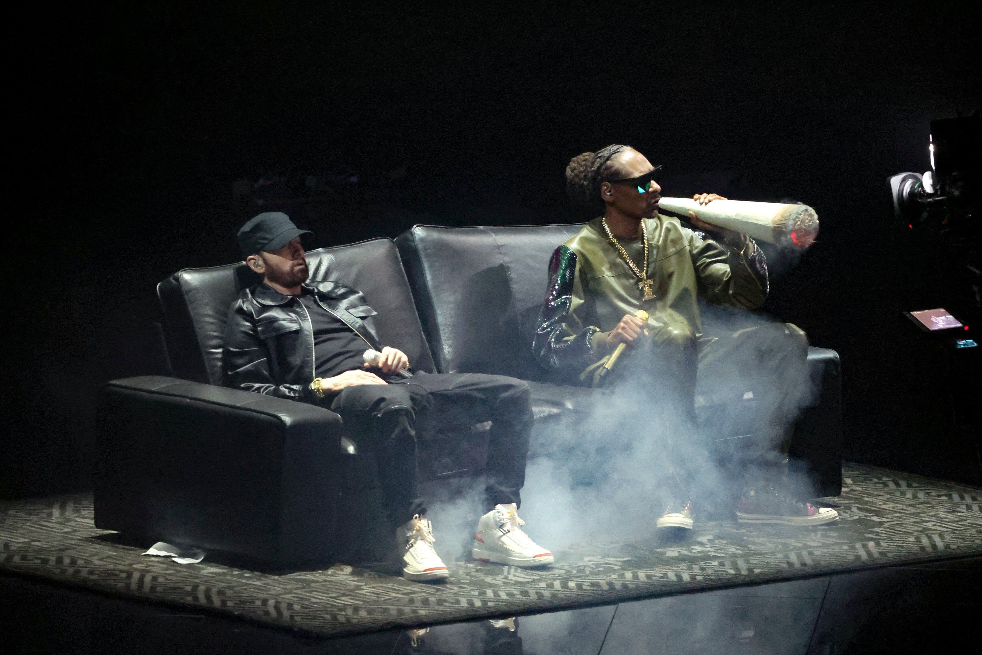 Las leyendas Eminem y Snoop Dogg dejaron su esencia sobre la tarima de los MTV.