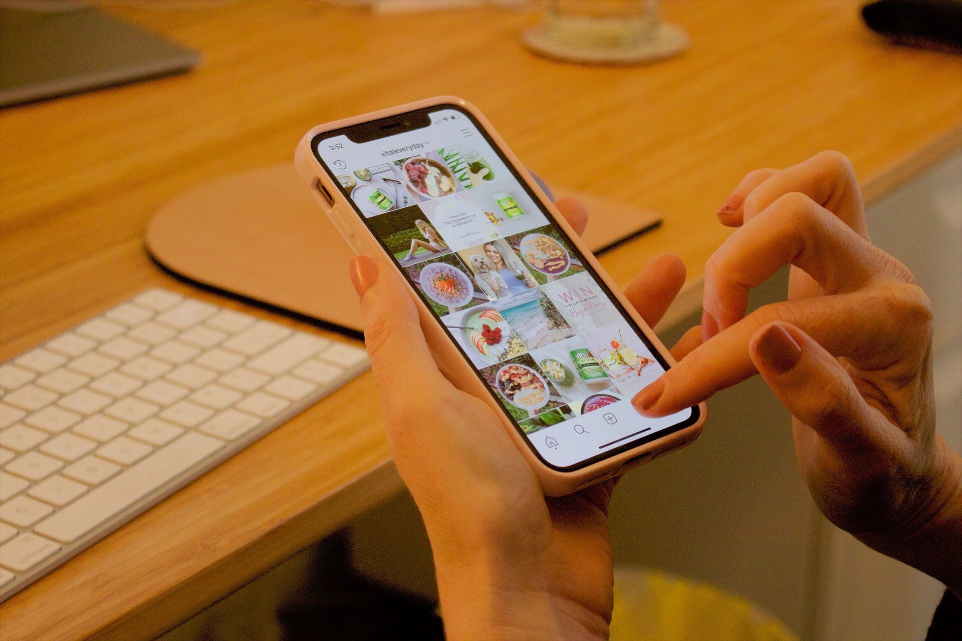 Instagram niega que comparta la ubicación precisa de los usuarios en la última actualización disponible para dispositivos iOS de Apple, en especial los iPhone.