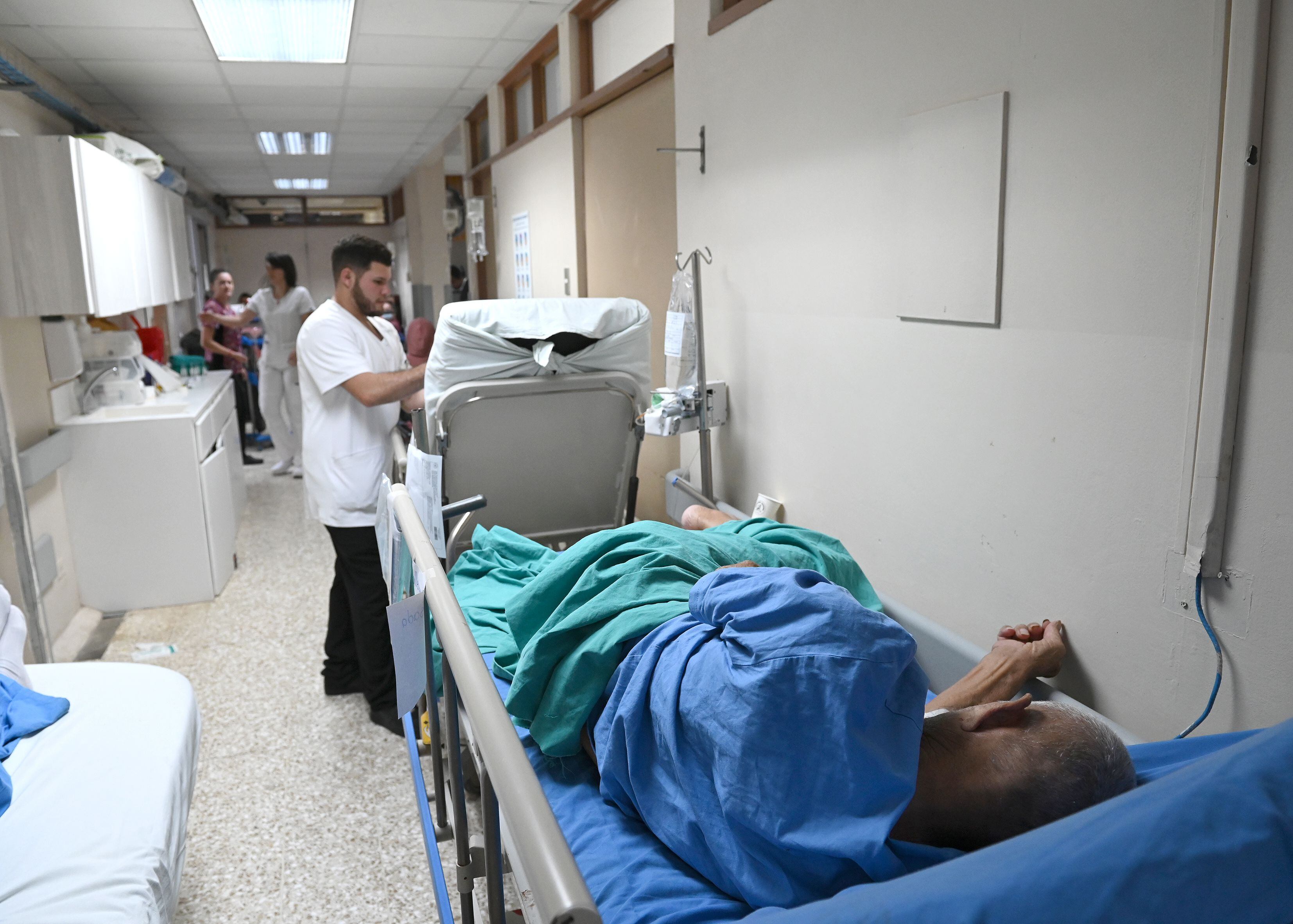El servicio de Emergencias del Hospital San Juan de Dios sufre constantes saturaciones, fenómeno que afecta a otros centros de la  Gran Área Metropolitana.