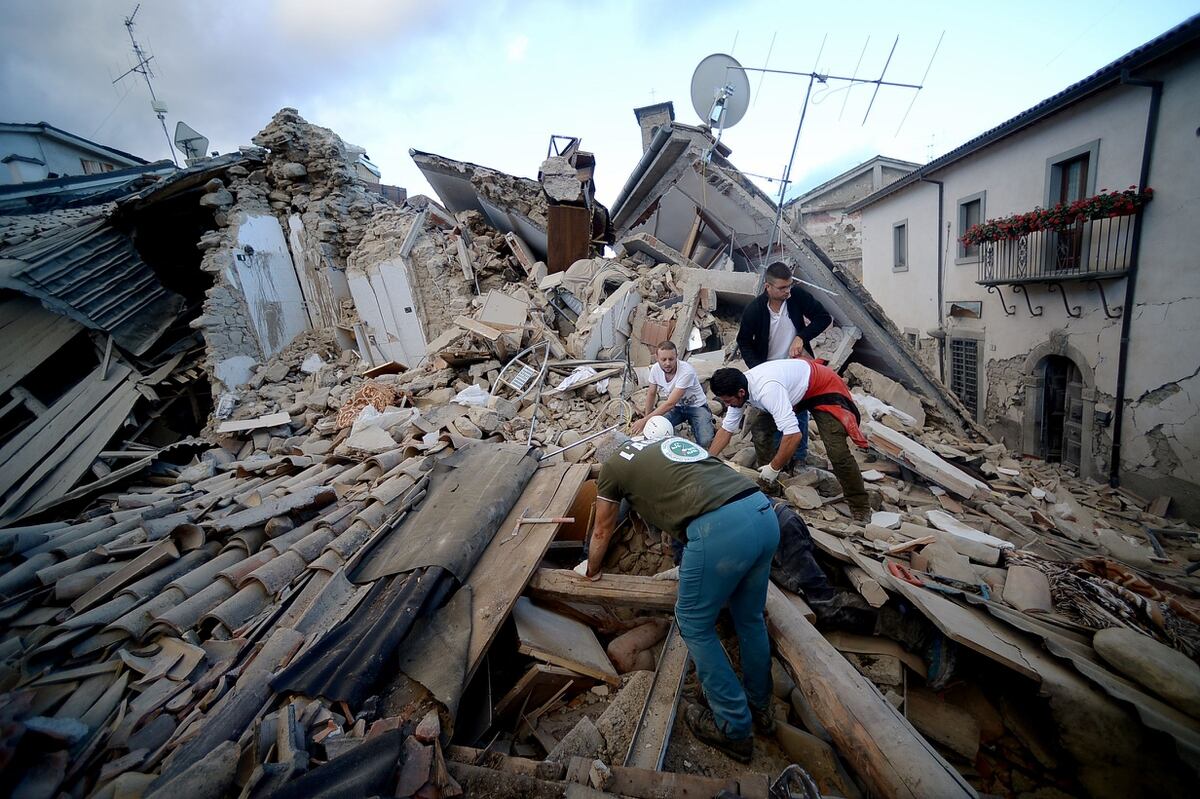 Terremoto en Italia Al menos 241 muertos, decenas de desaparecidos y