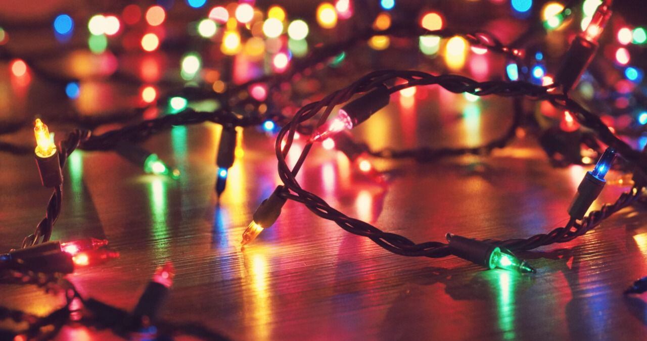 Iluminar y ahorrar: algunas recomendaciones para cuidar el consumo eléctrico en la temporada navideña   