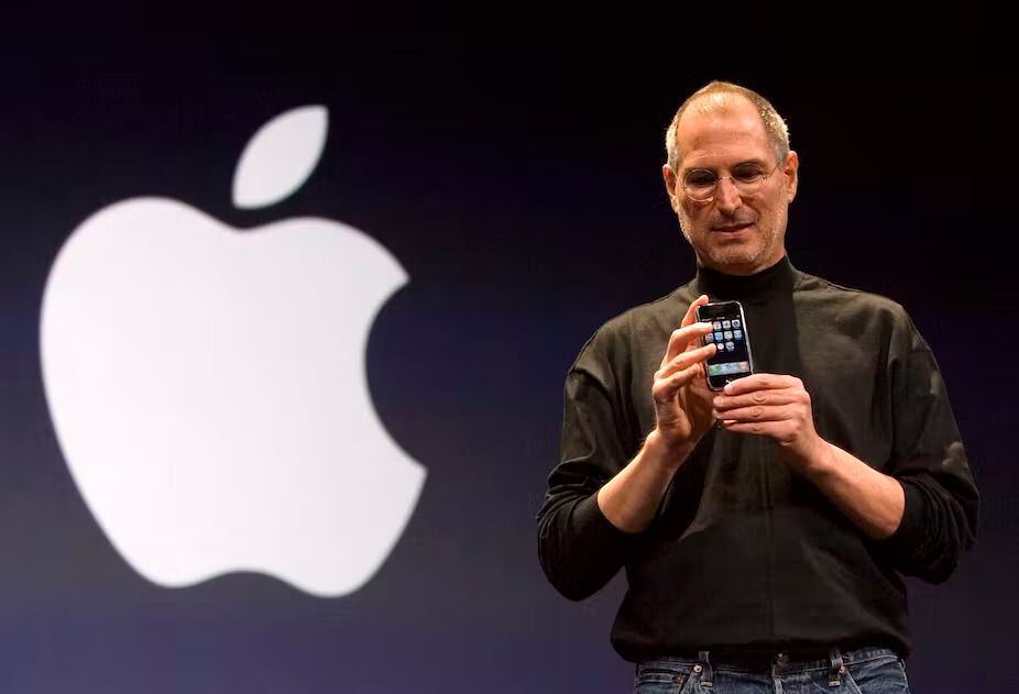 Hace 42 años, Steve Jobs aseguró que el teletrabajo da numerosos beneficios, como 'interactuar con la familia'. 